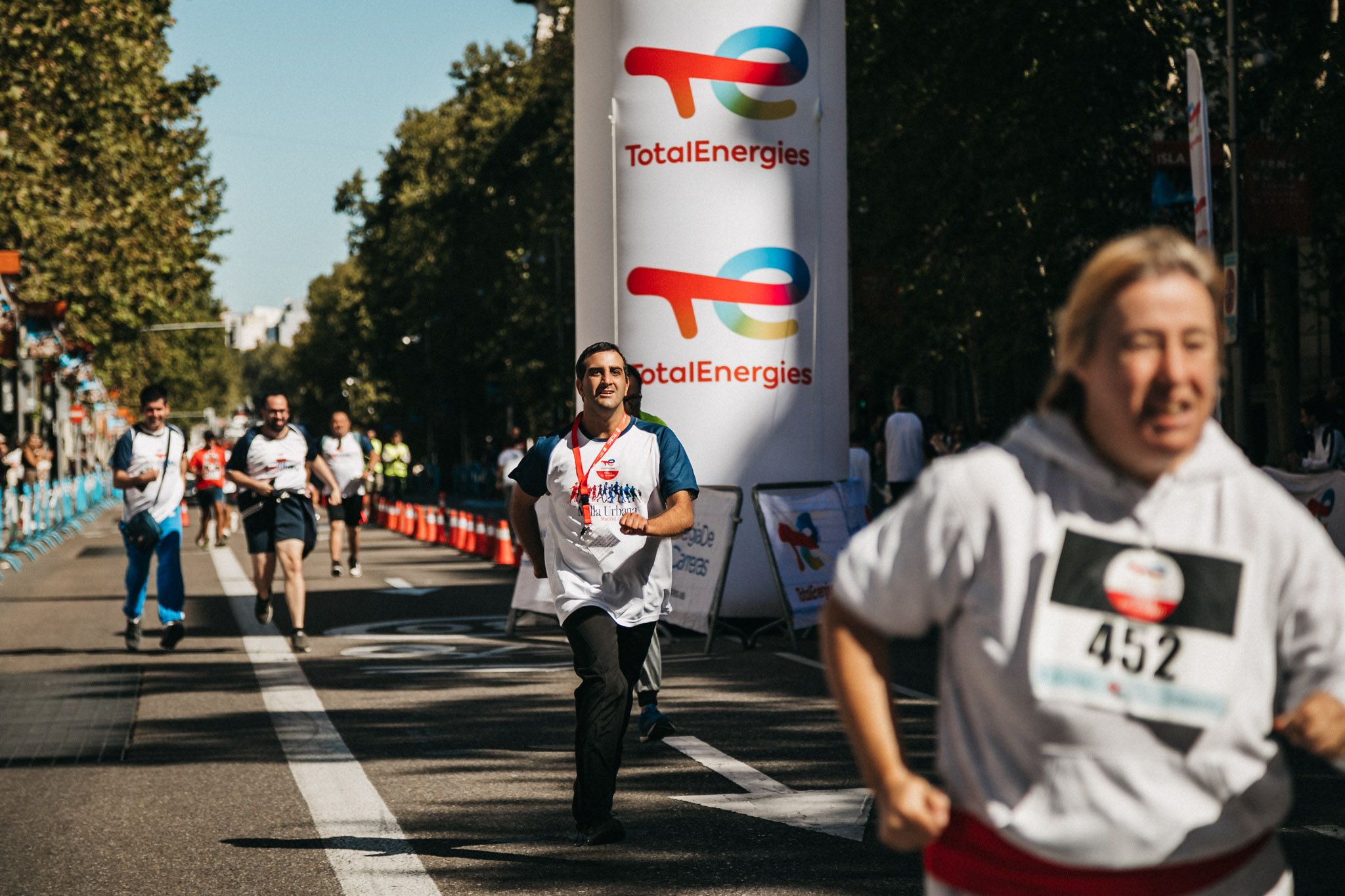 Las mejores fotos de la carrera inclusiva en la TotalEnergies Milla Internacional de Madrid 2023. (12)