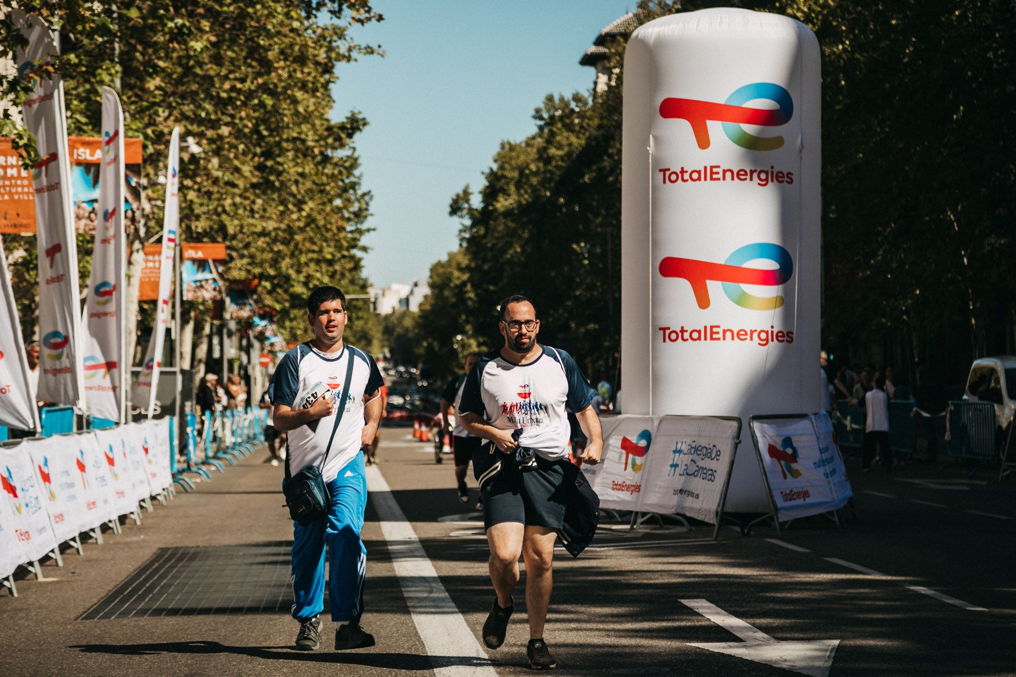 Las mejores fotos de la carrera inclusiva en la TotalEnergies Milla Internacional de Madrid 2023. (13)