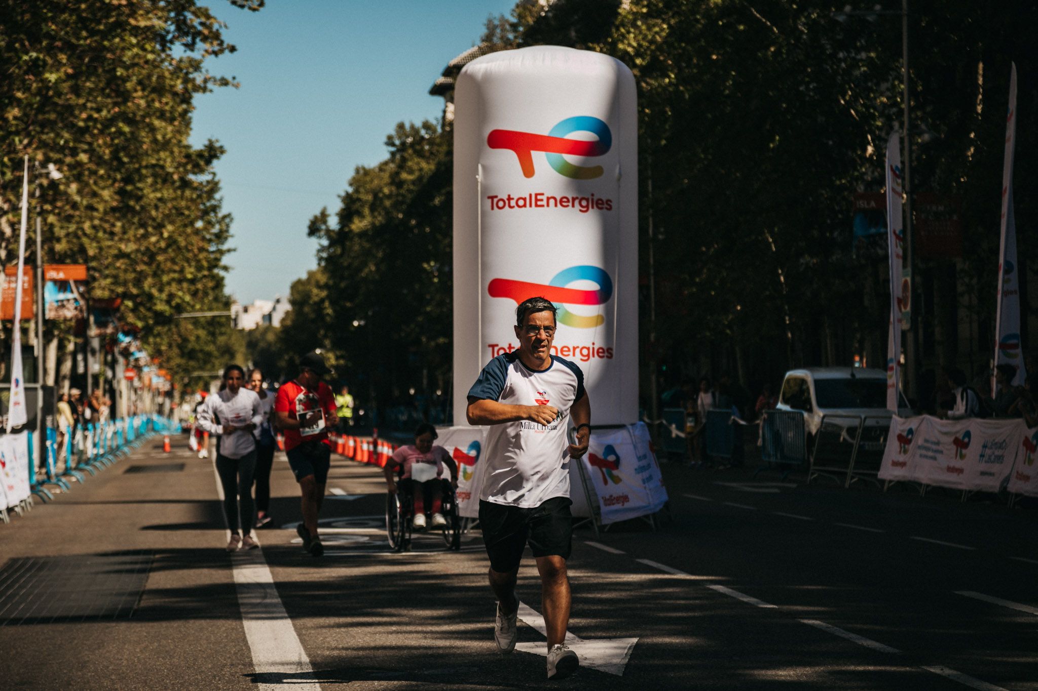 Las mejores fotos de la carrera inclusiva en la TotalEnergies Milla Internacional de Madrid 2023. (15)