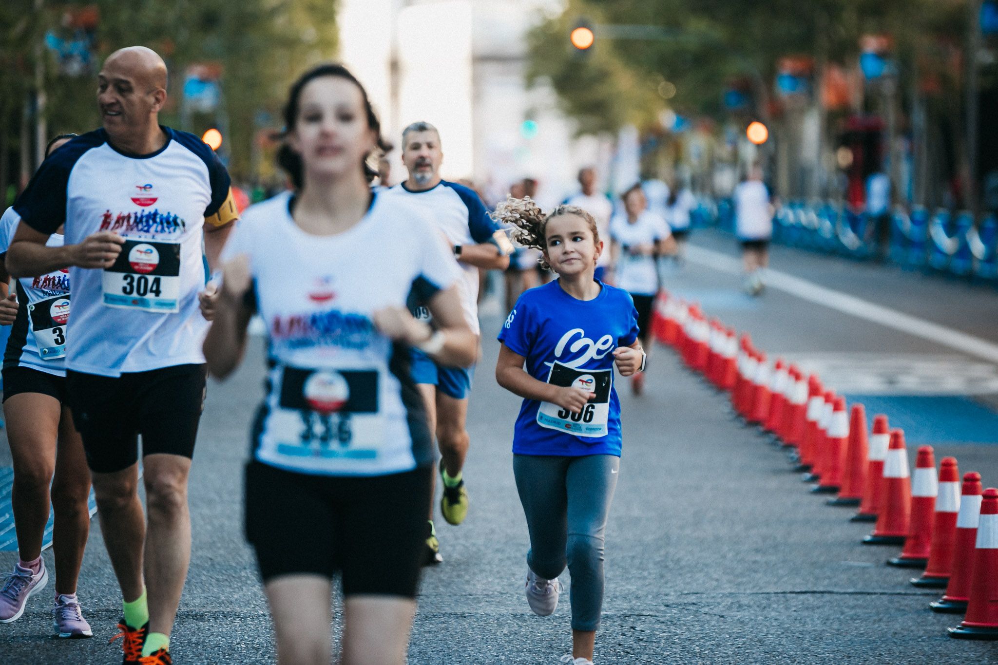 Las mejores fotos de las carreras populares en la TotalEnergies Milla Internacional de Madrid 2023. (44)
