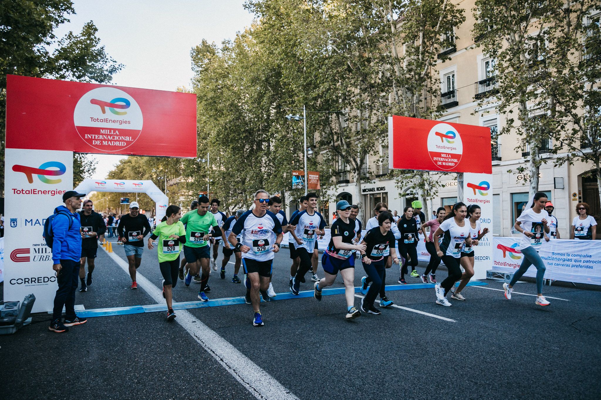 Las mejores fotos de las carreras populares en la TotalEnergies Milla Internacional de Madrid 2023. (66)