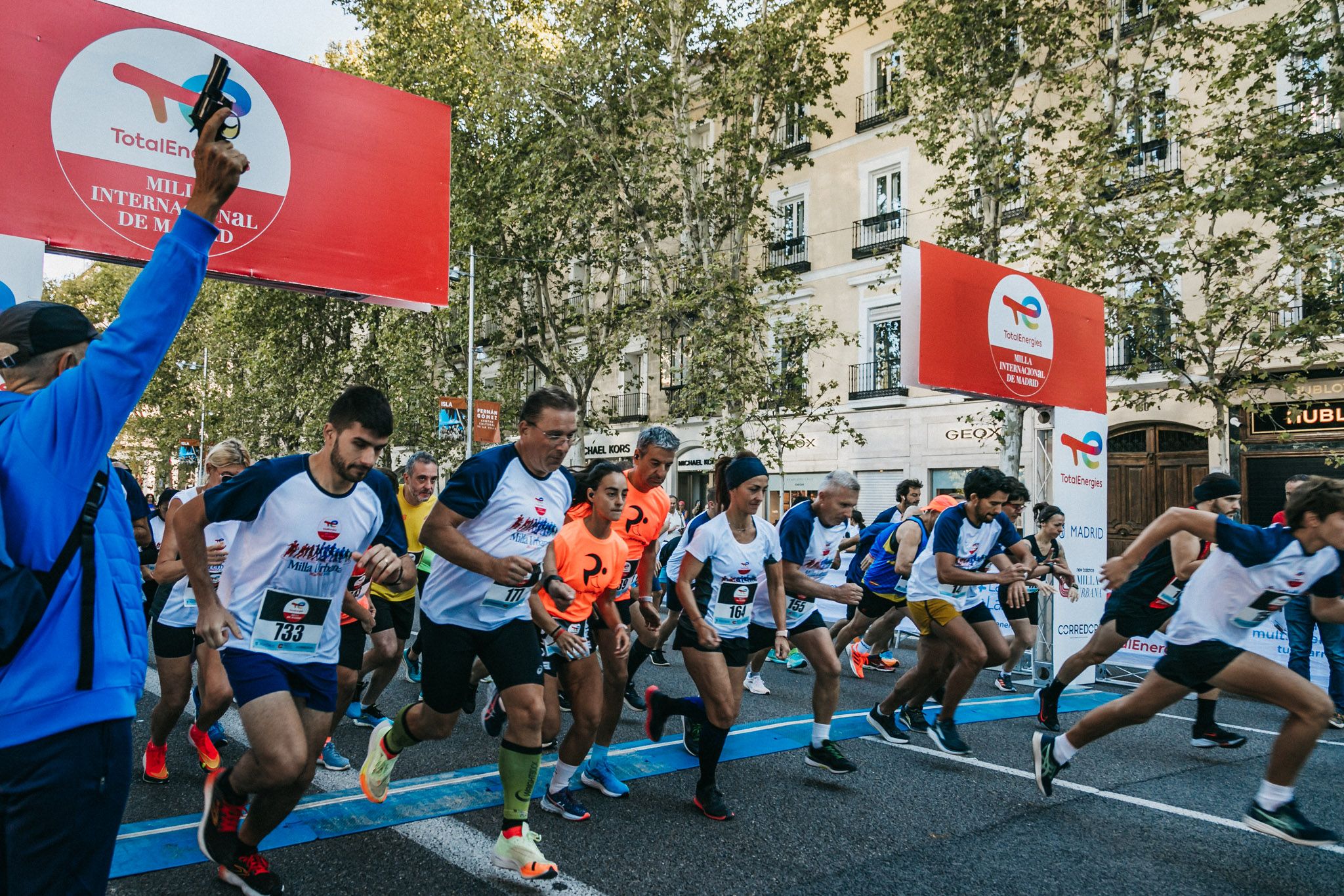 Las mejores fotos de las carreras populares en la TotalEnergies Milla Internacional de Madrid 2023. (76)