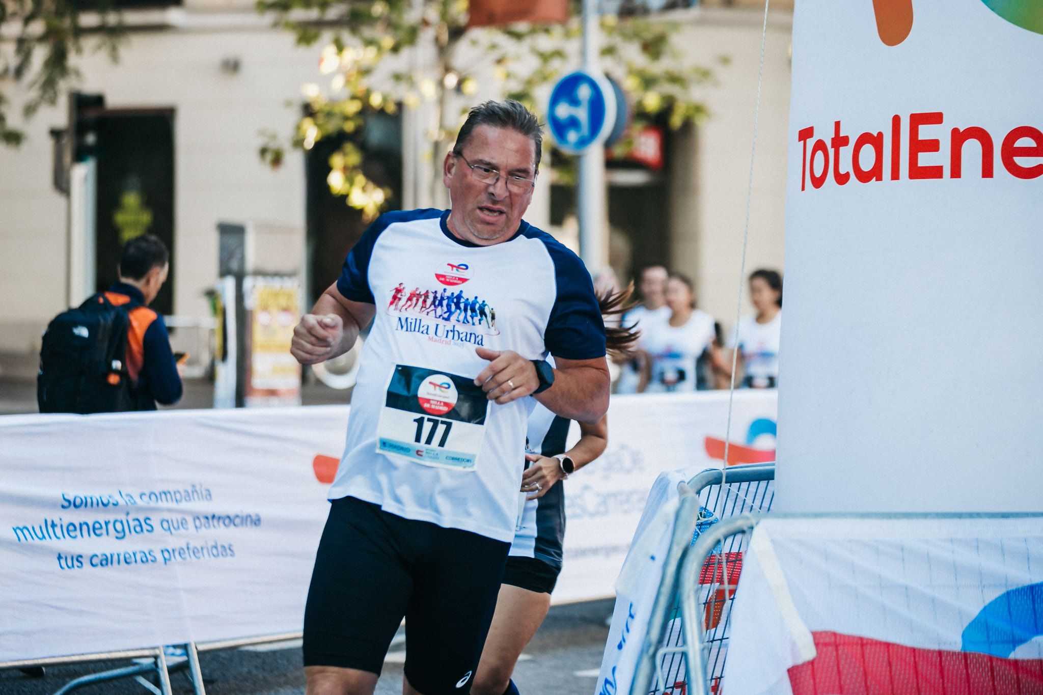 Las mejores fotos de las carreras populares en la TotalEnergies Milla Internacional de Madrid 2023. (82)