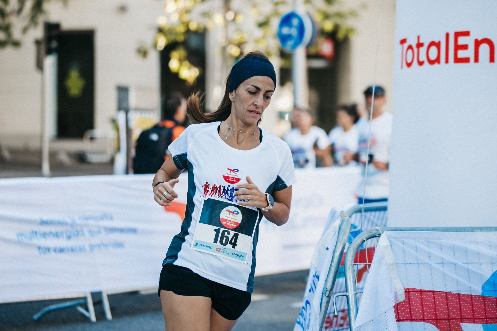 Las mejores fotos de las carreras populares en la TotalEnergies Milla Internacional de Madrid 2023. (83)
