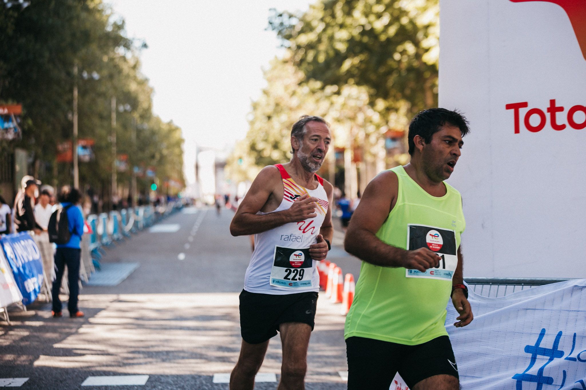 Las mejores fotos de las carreras populares en la TotalEnergies Milla de Madrid 2023. (73)
