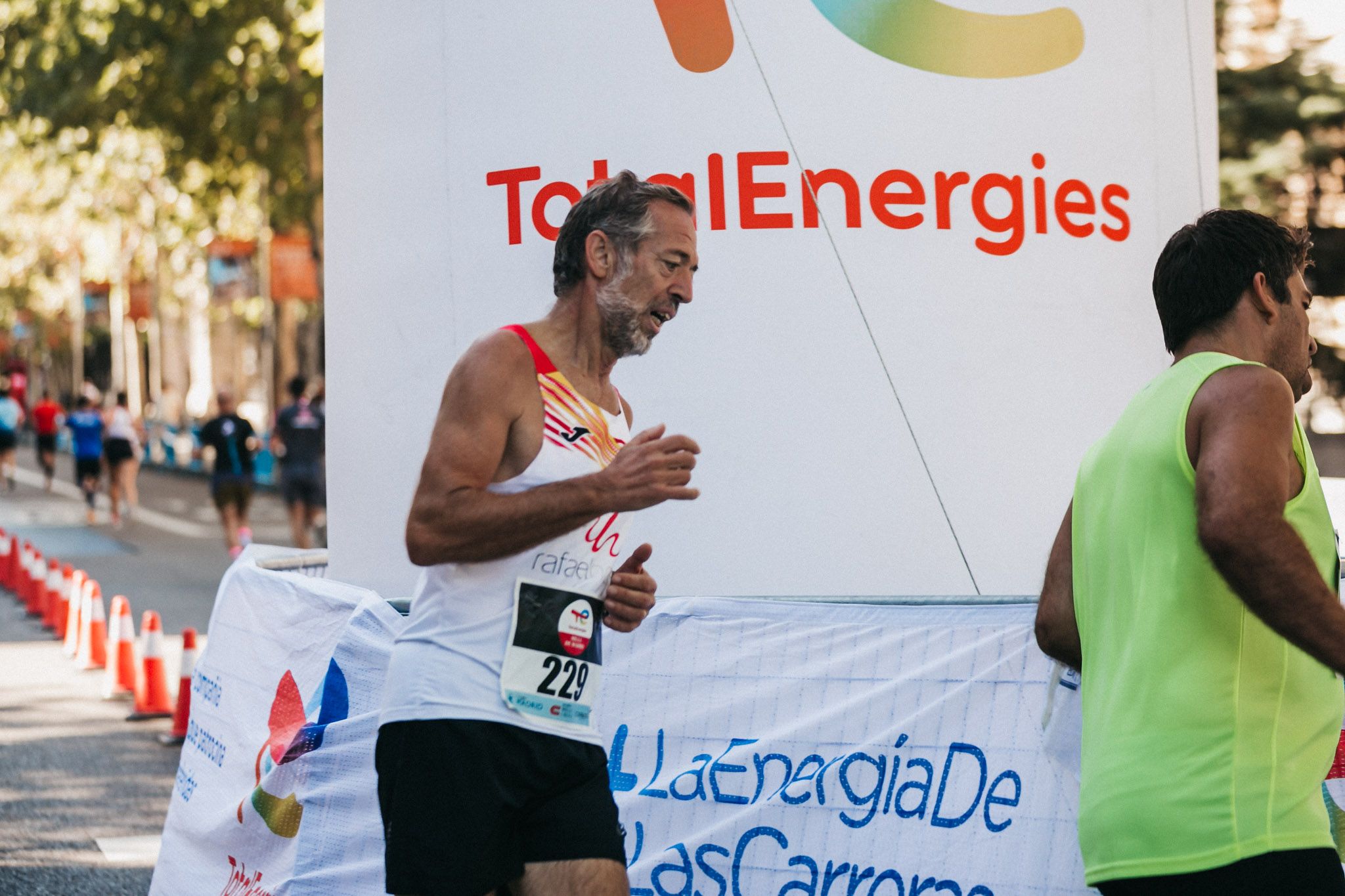 Las mejores fotos de las carreras populares en la TotalEnergies Milla de Madrid 2023. (76)