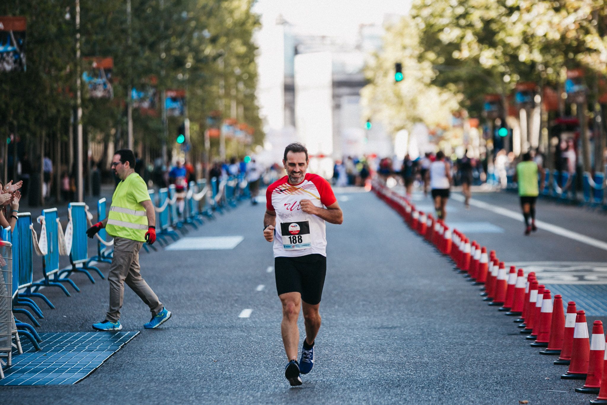 Las mejores fotos de las carreras populares en la TotalEnergies Milla de Madrid 2023. (78)
