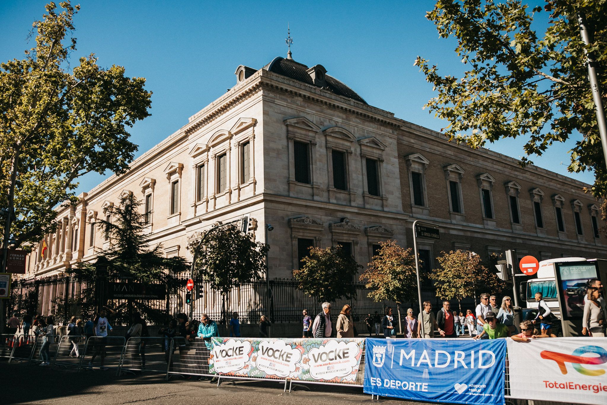 Las mejores fotos de las carreras populares en la TotalEnergies Milla de Madrid 2023. (90)