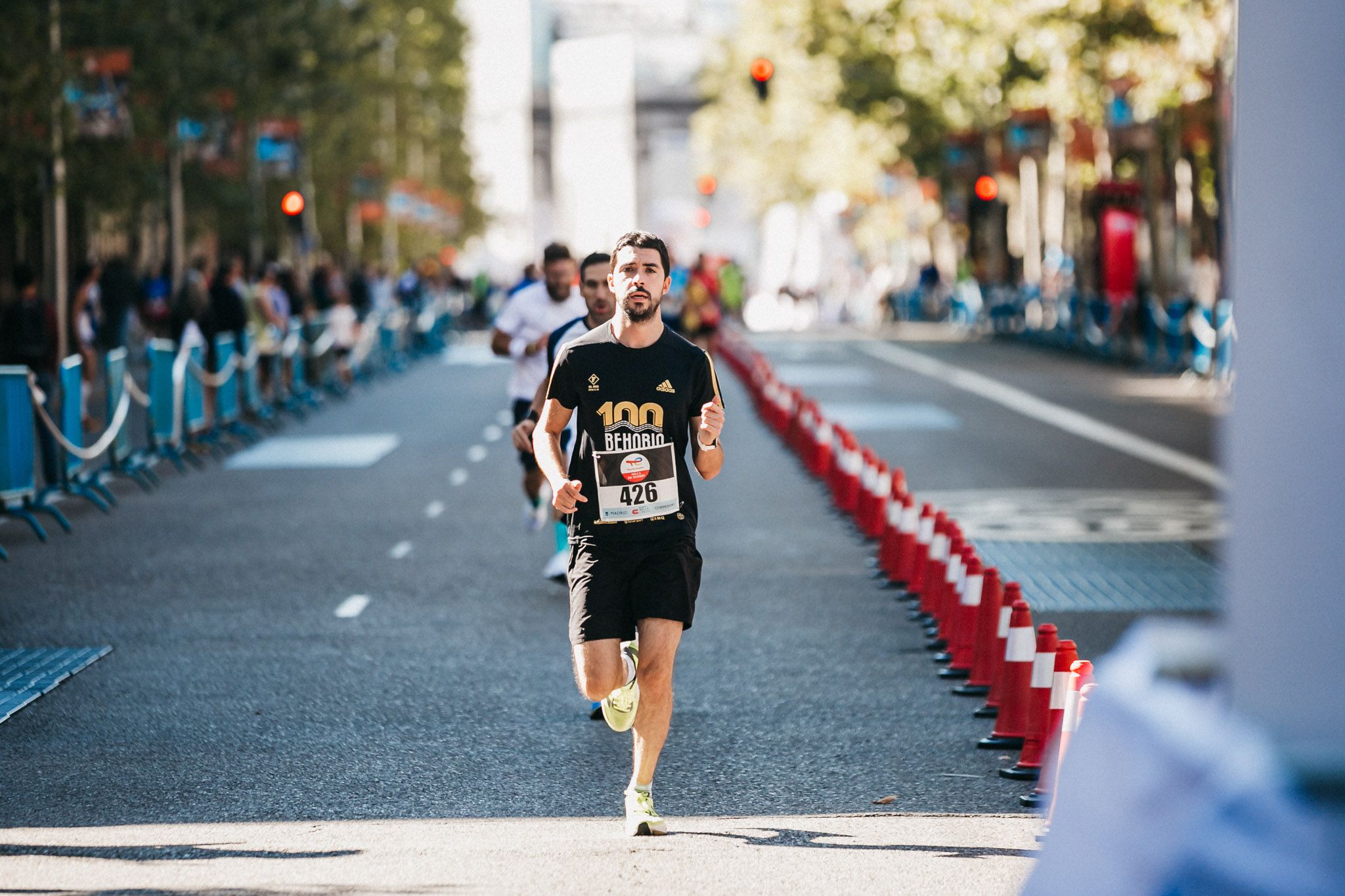 Las mejores fotos de las carreras populares en la TotalEnergies Milla de Madrid 2023. (96)