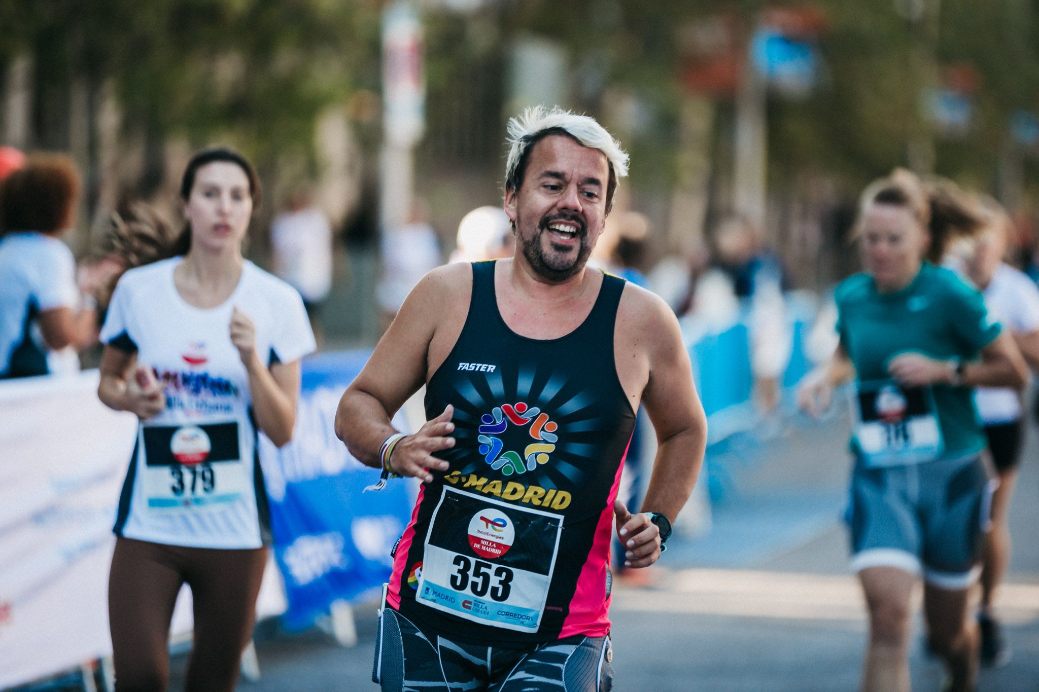 Las mejores fotos de las carreras populares en la TotalEnergies Milla Internacional de Madrid 2023. (120)