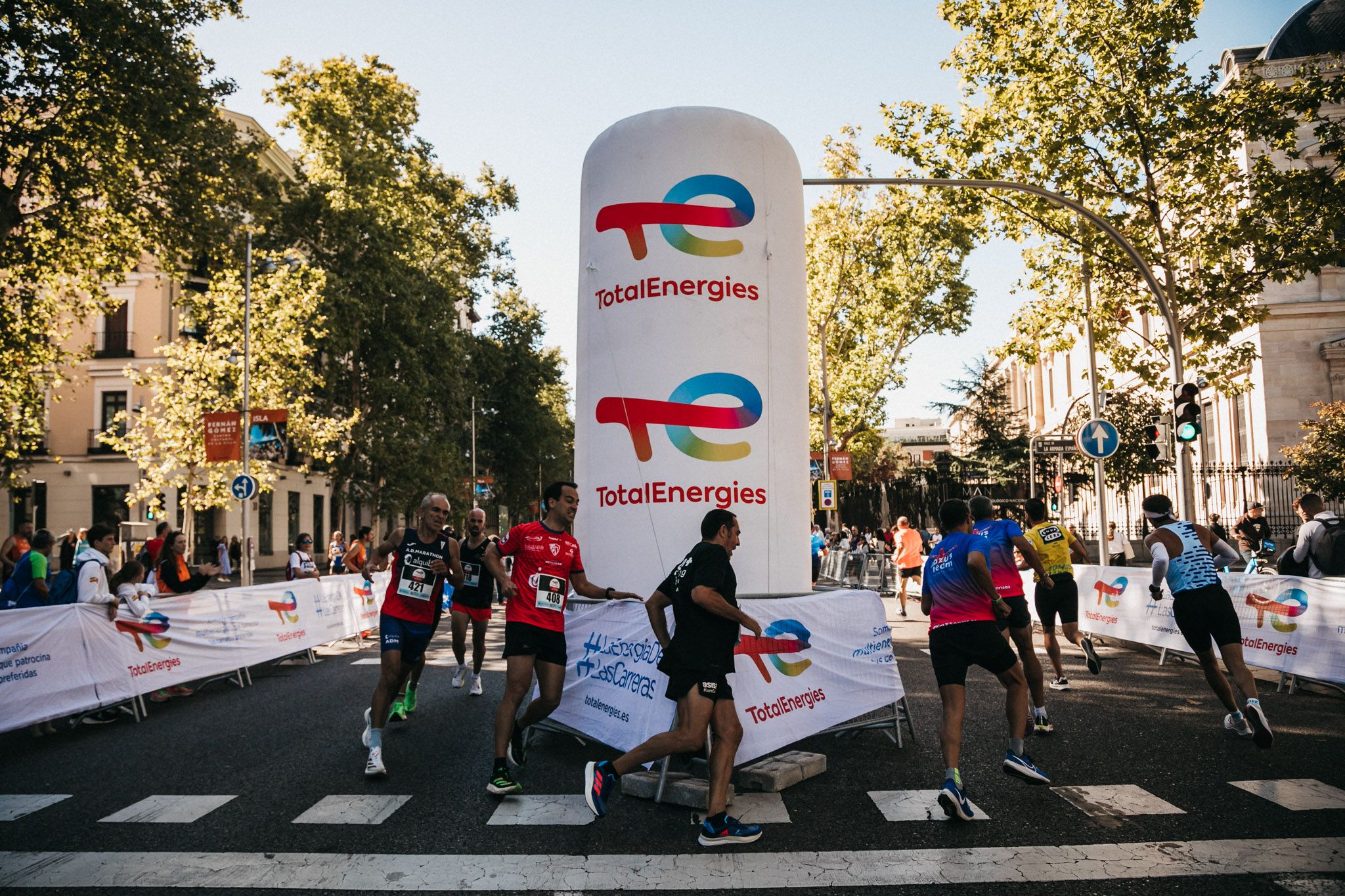 Las mejores fotos de las carreras populares en la TotalEnergies Milla de Madrid 2023. (102)
