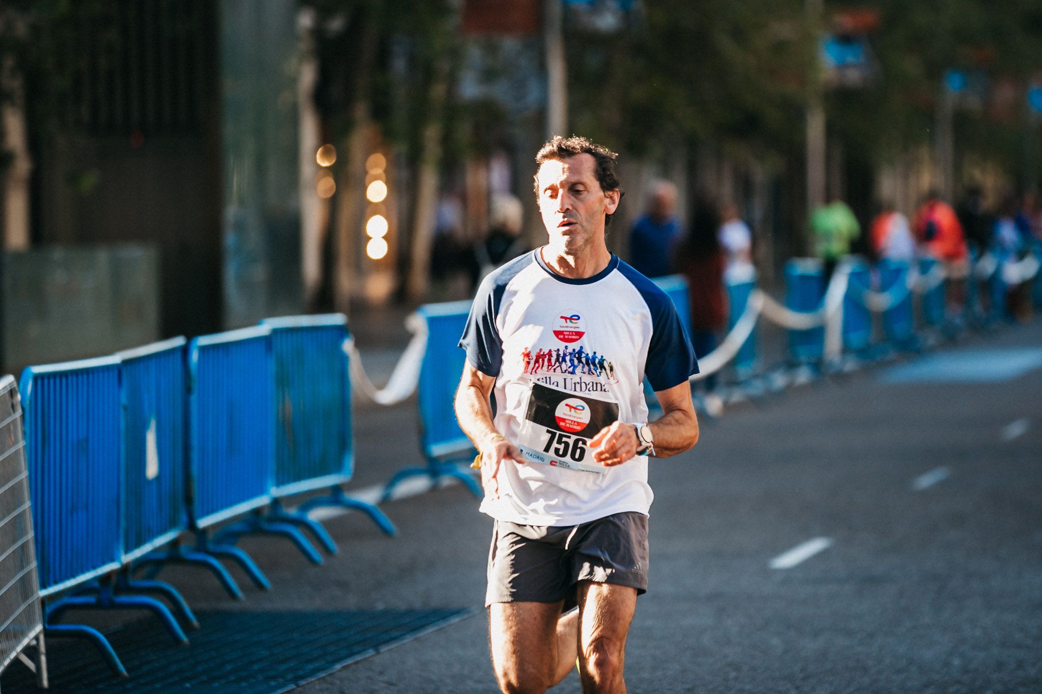 Las mejores fotos de las carreras populares en la TotalEnergies Milla Internacional de Madrid 2023. (126)