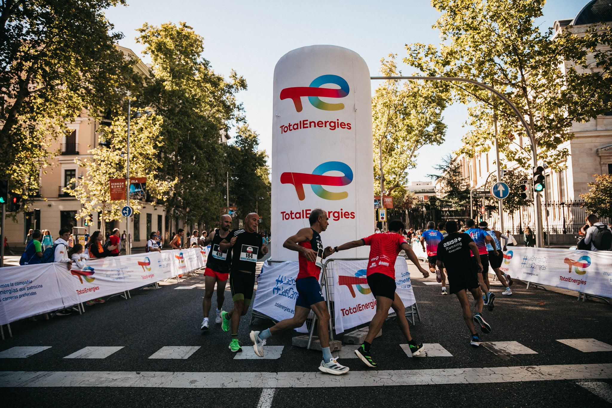 Las mejores fotos de las carreras populares en la TotalEnergies Milla de Madrid 2023. (103)
