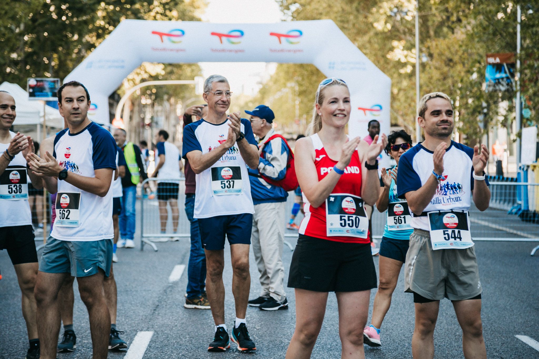 Las mejores fotos de las carreras populares en la TotalEnergies Milla Internacional de Madrid 2023. (147)
