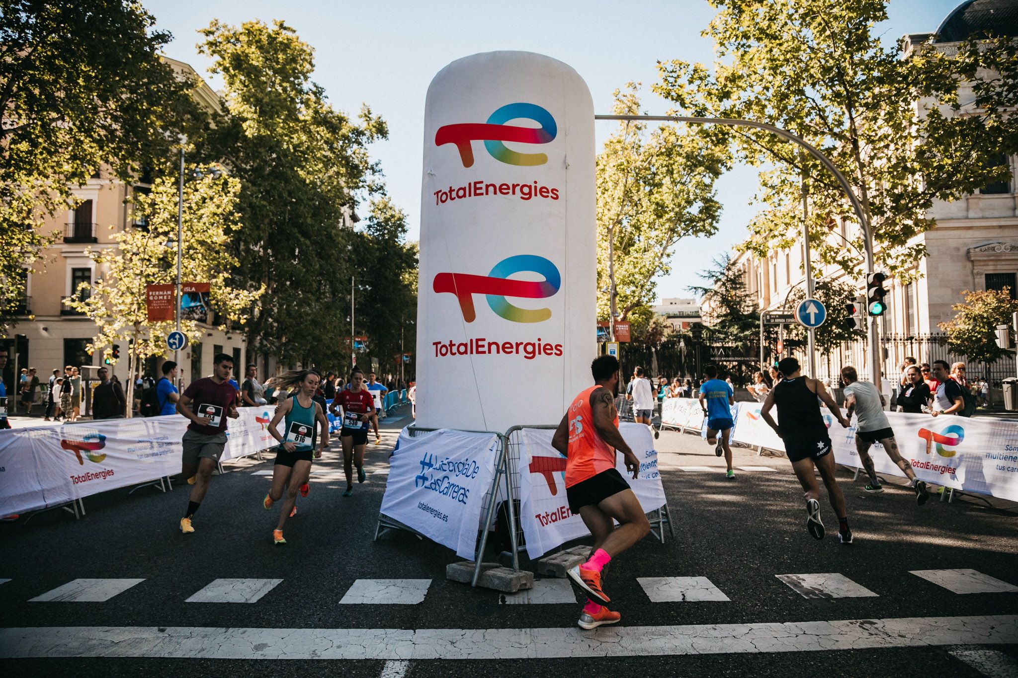 Las mejores fotos de las carreras populares en la TotalEnergies Milla de Madrid 2023. (131)
