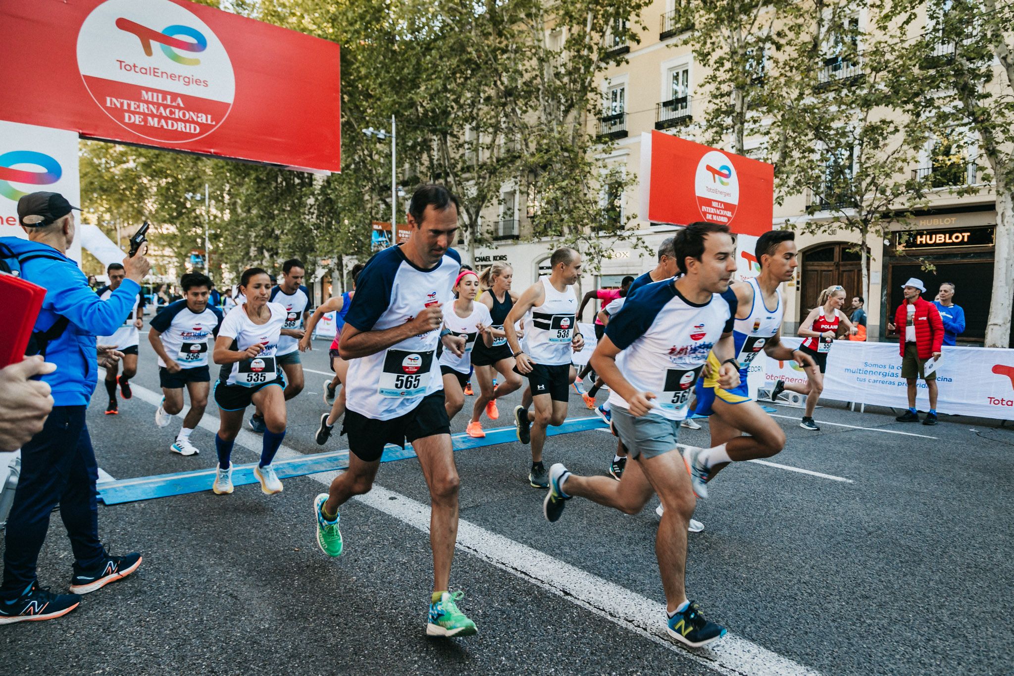 Las mejores fotos de las carreras populares en la TotalEnergies Milla Internacional de Madrid 2023. (169)