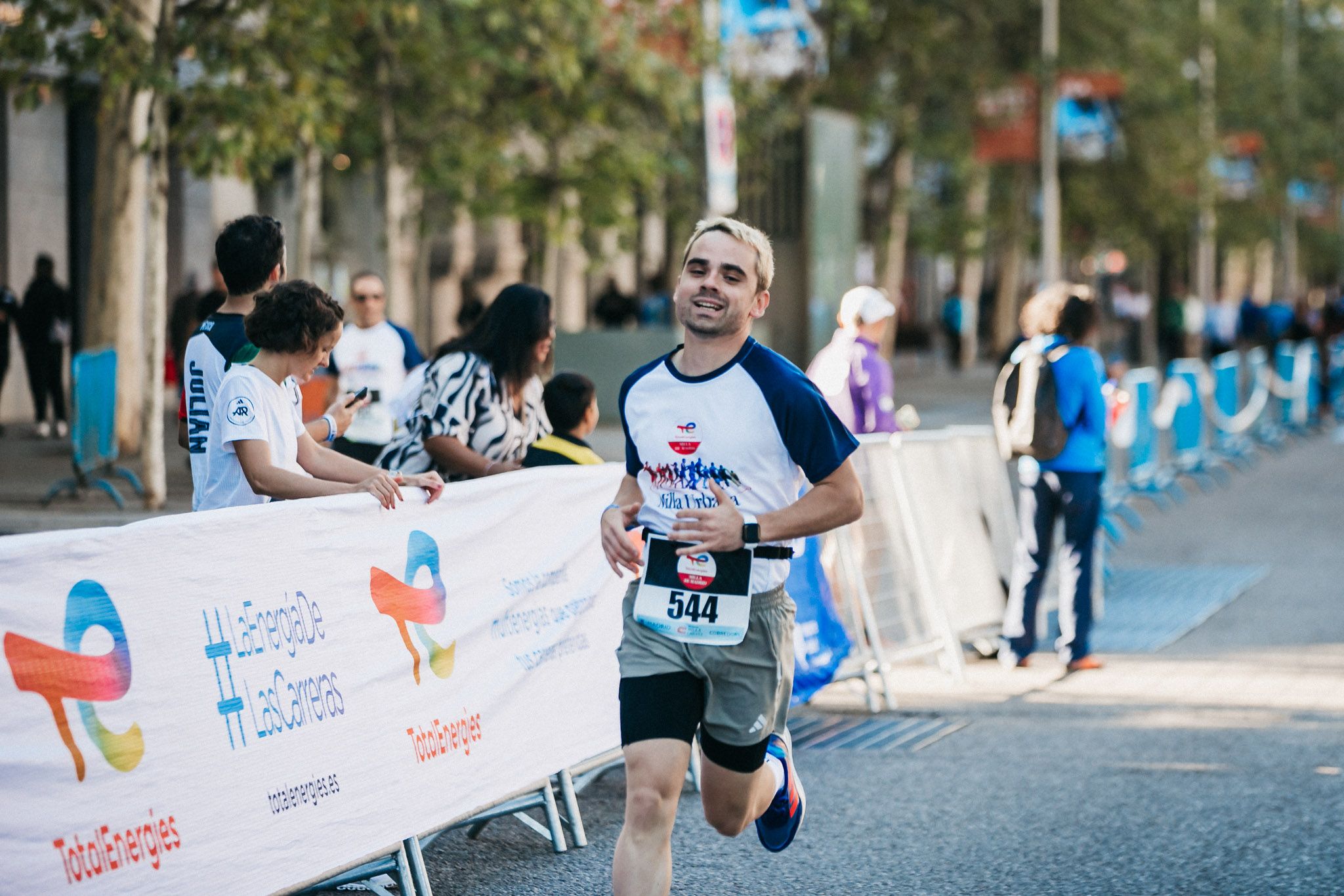 Las mejores fotos de las carreras populares en la TotalEnergies Milla Internacional de Madrid 2023. (186)