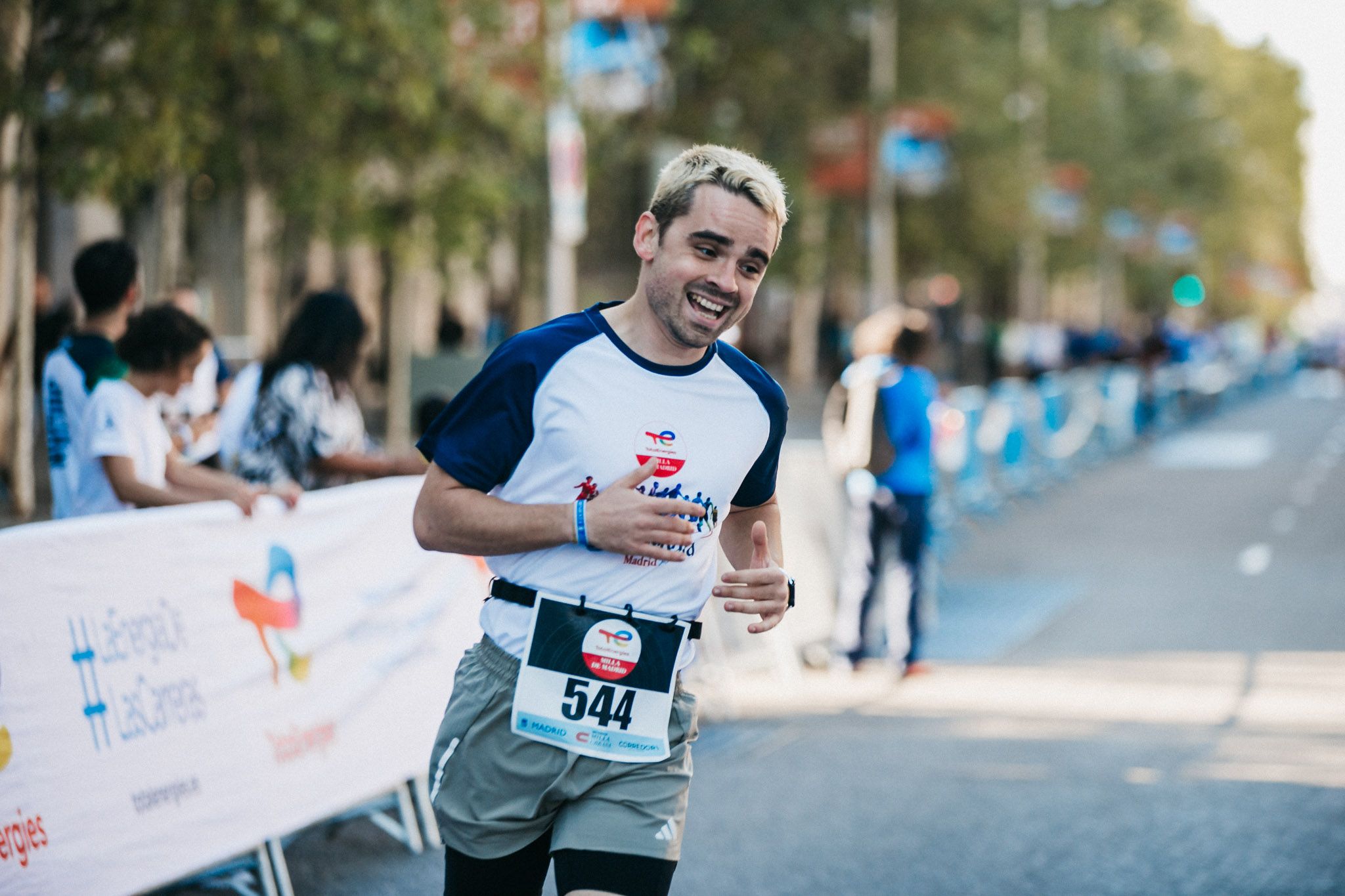 Las mejores fotos de las carreras populares en la TotalEnergies Milla Internacional de Madrid 2023. (187)