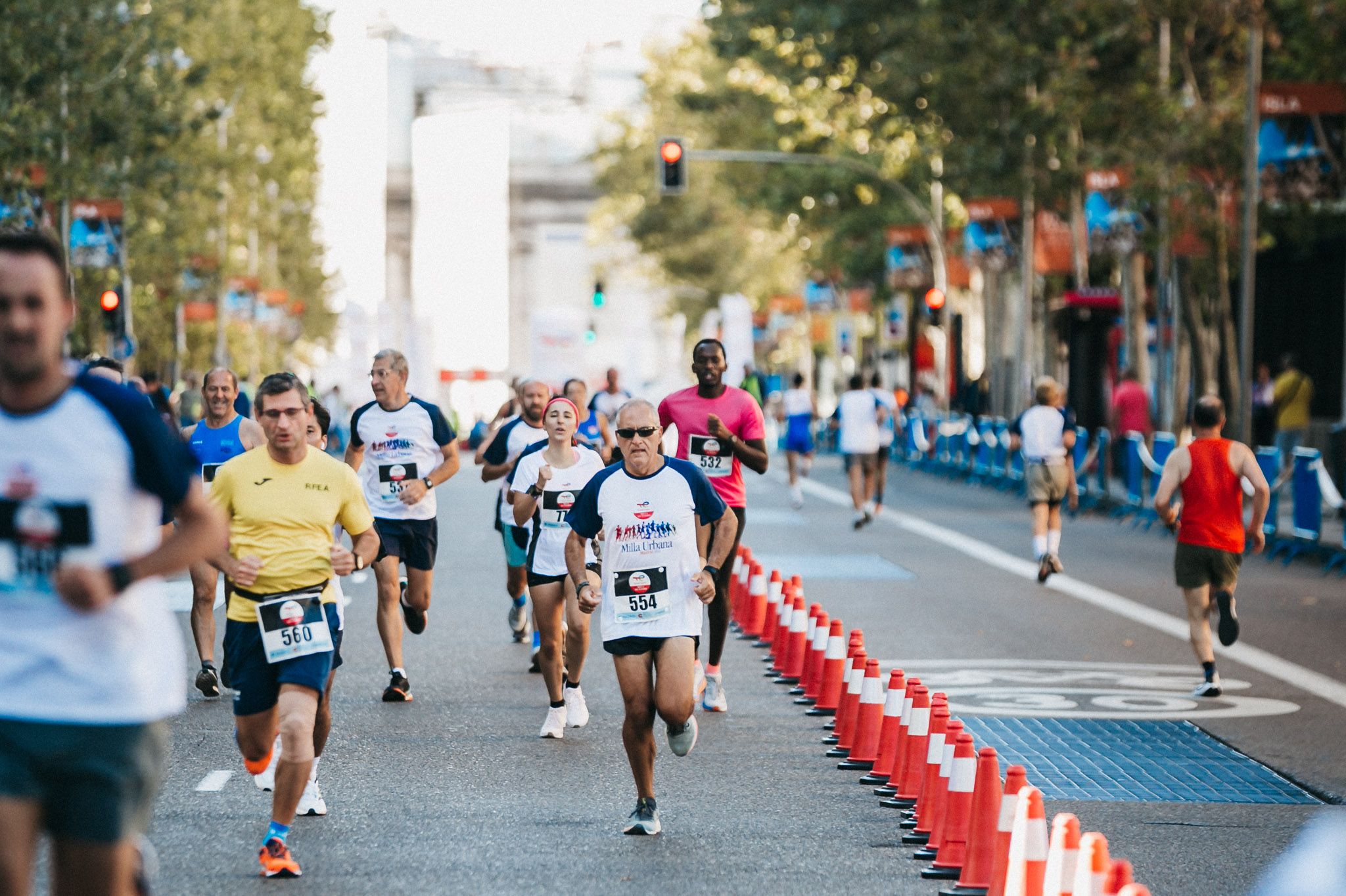 Las mejores fotos de las carreras populares en la TotalEnergies Milla Internacional de Madrid 2023. (189)