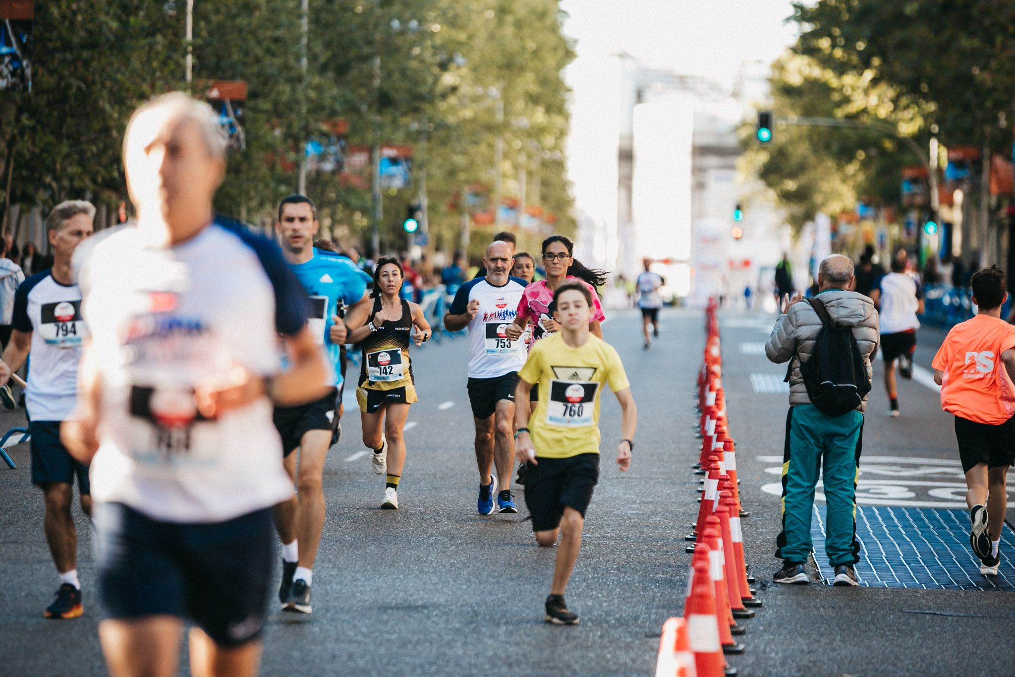 Las mejores fotos de las carreras populares en la TotalEnergies Milla Internacional de Madrid 2023. (225)