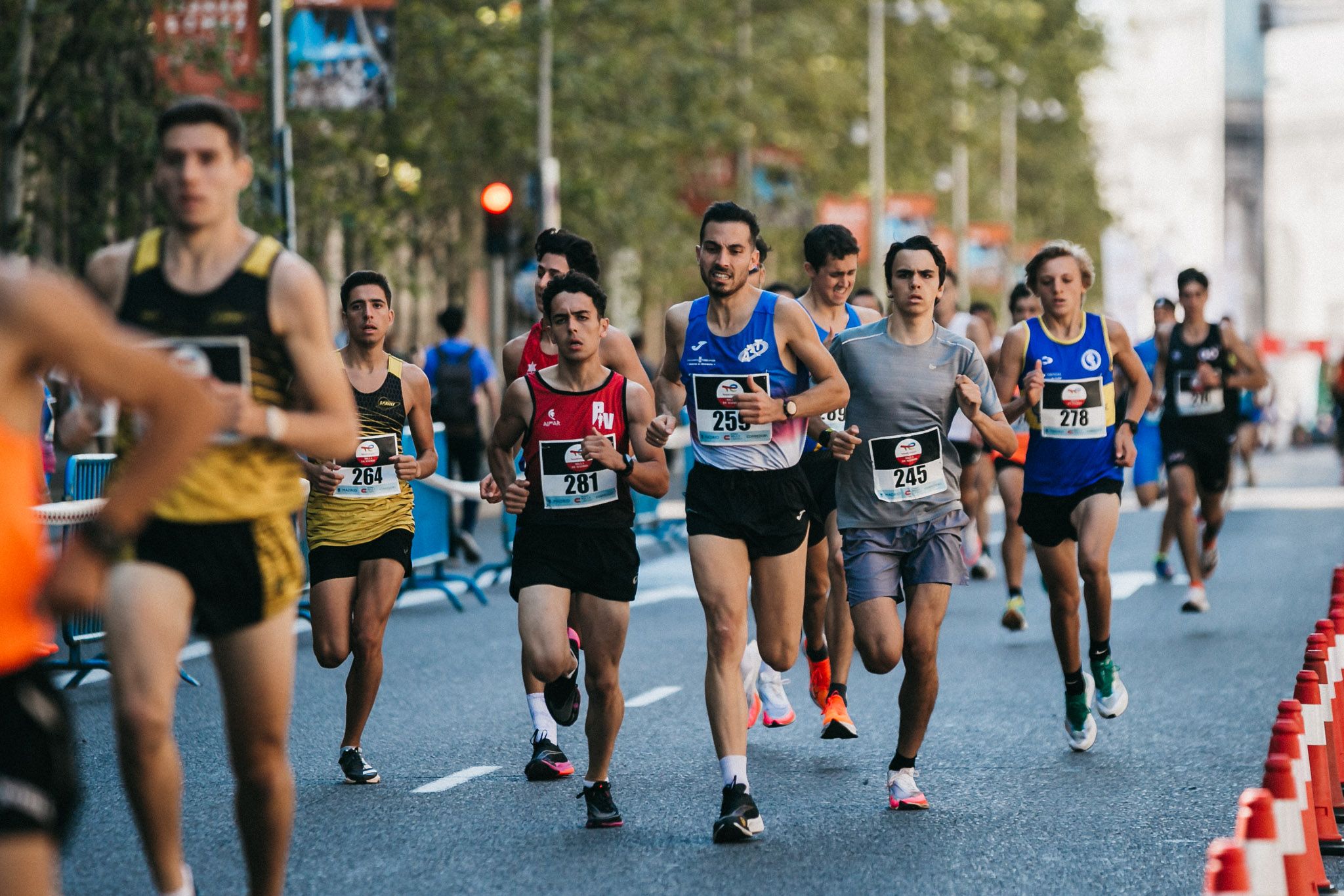 Las mejores fotos de las carreras populares en la TotalEnergies Milla de Madrid 2023. (202)