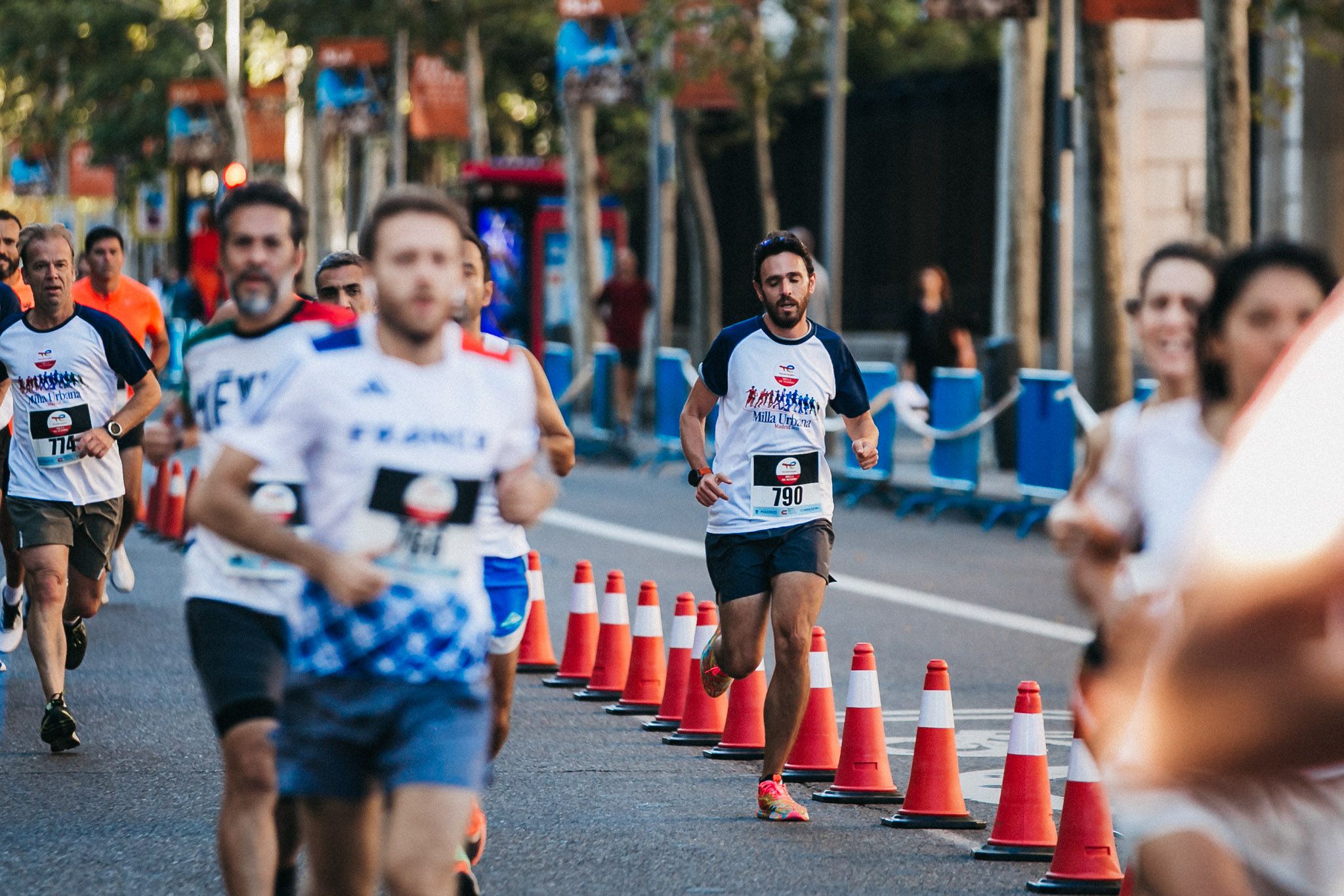Las mejores fotos de las carreras populares en la TotalEnergies Milla Internacional de Madrid 2023. (234)