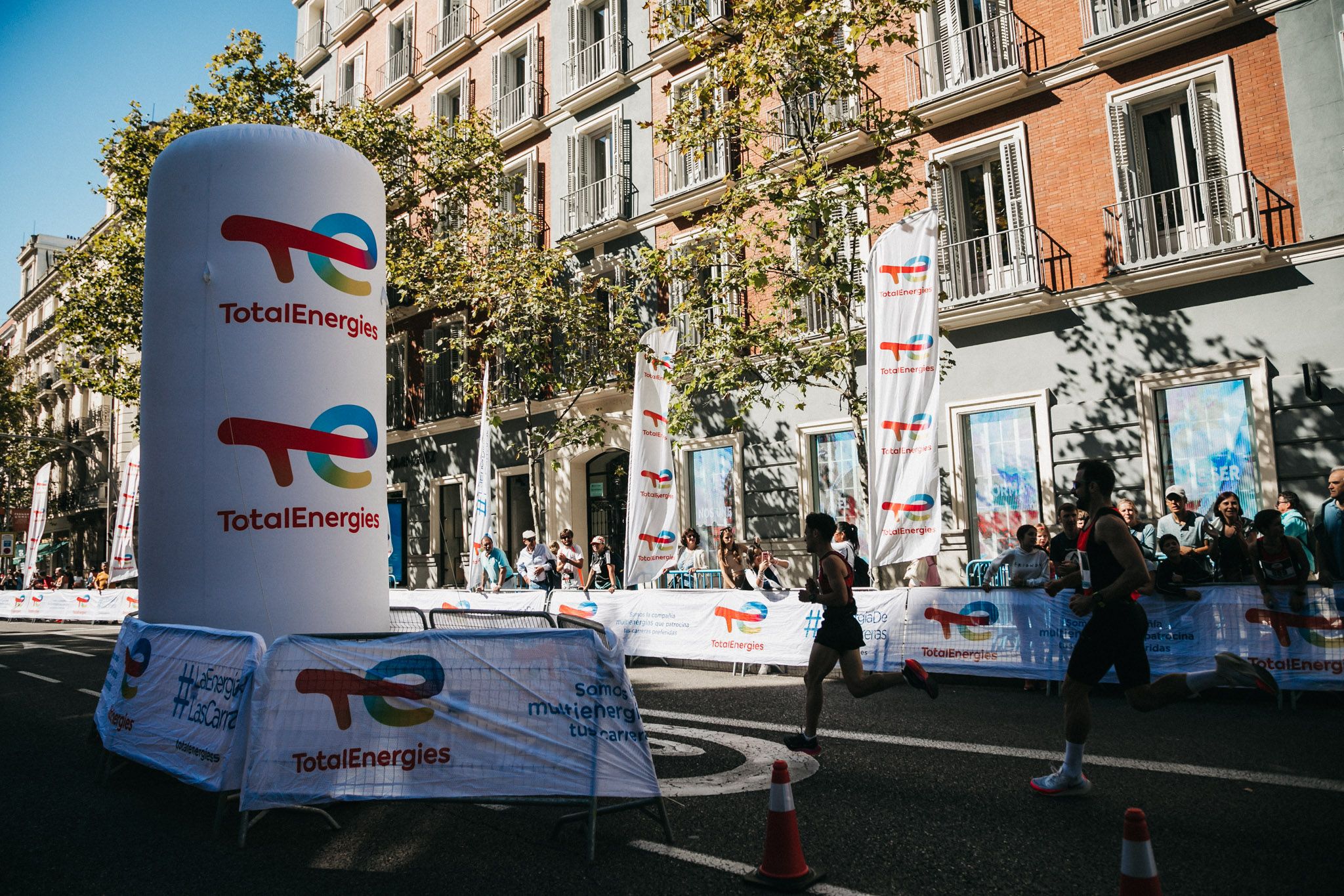 Las mejores fotos de las carreras populares en la TotalEnergies Milla de Madrid 2023. (209)