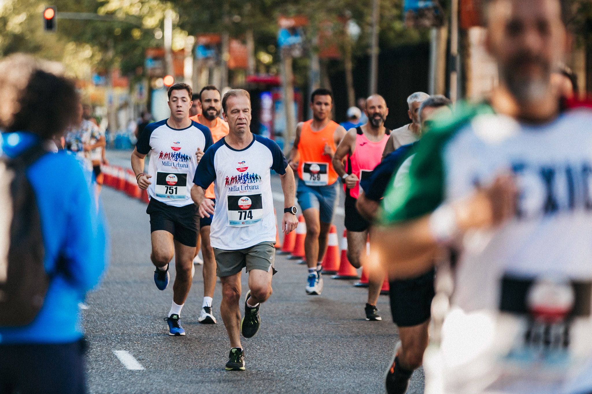Las mejores fotos de las carreras populares en la TotalEnergies Milla Internacional de Madrid 2023. (236)