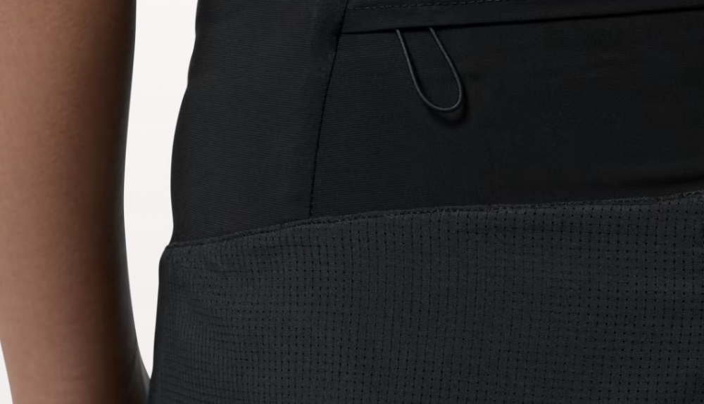 Detalle goma en el bolsillo de los On Race Shorts