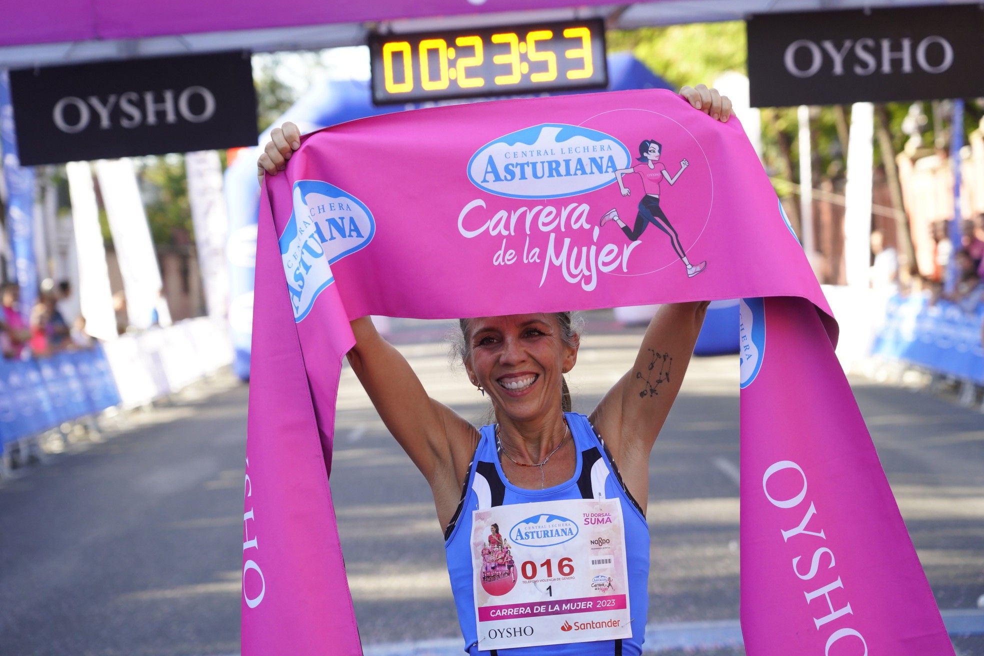 Todas las fotos de meta de la Carrera de la Mujer de Sevilla 2023.  9907