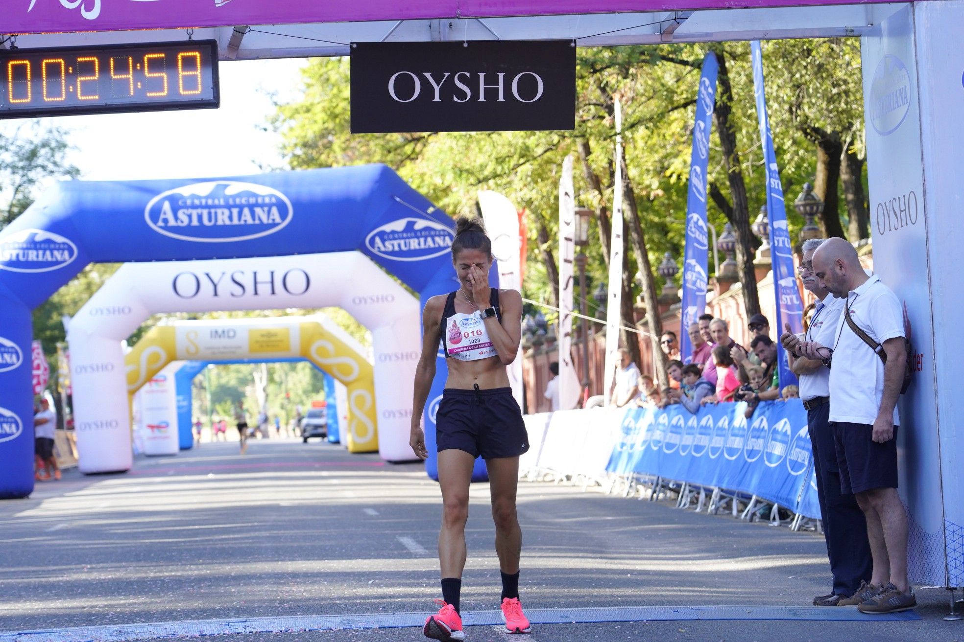 Todas las fotos de meta de la Carrera de la Mujer de Sevilla 2023.  9933