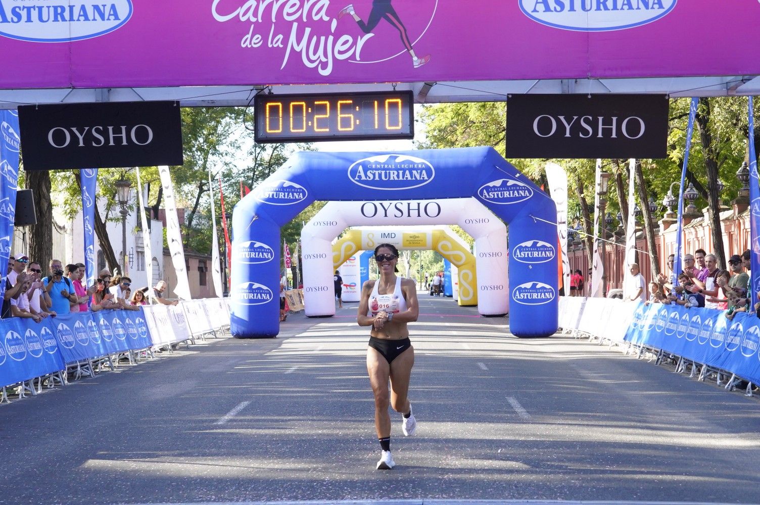 Todas las fotos de meta de la Carrera de la Mujer de Sevilla 2023.  9961