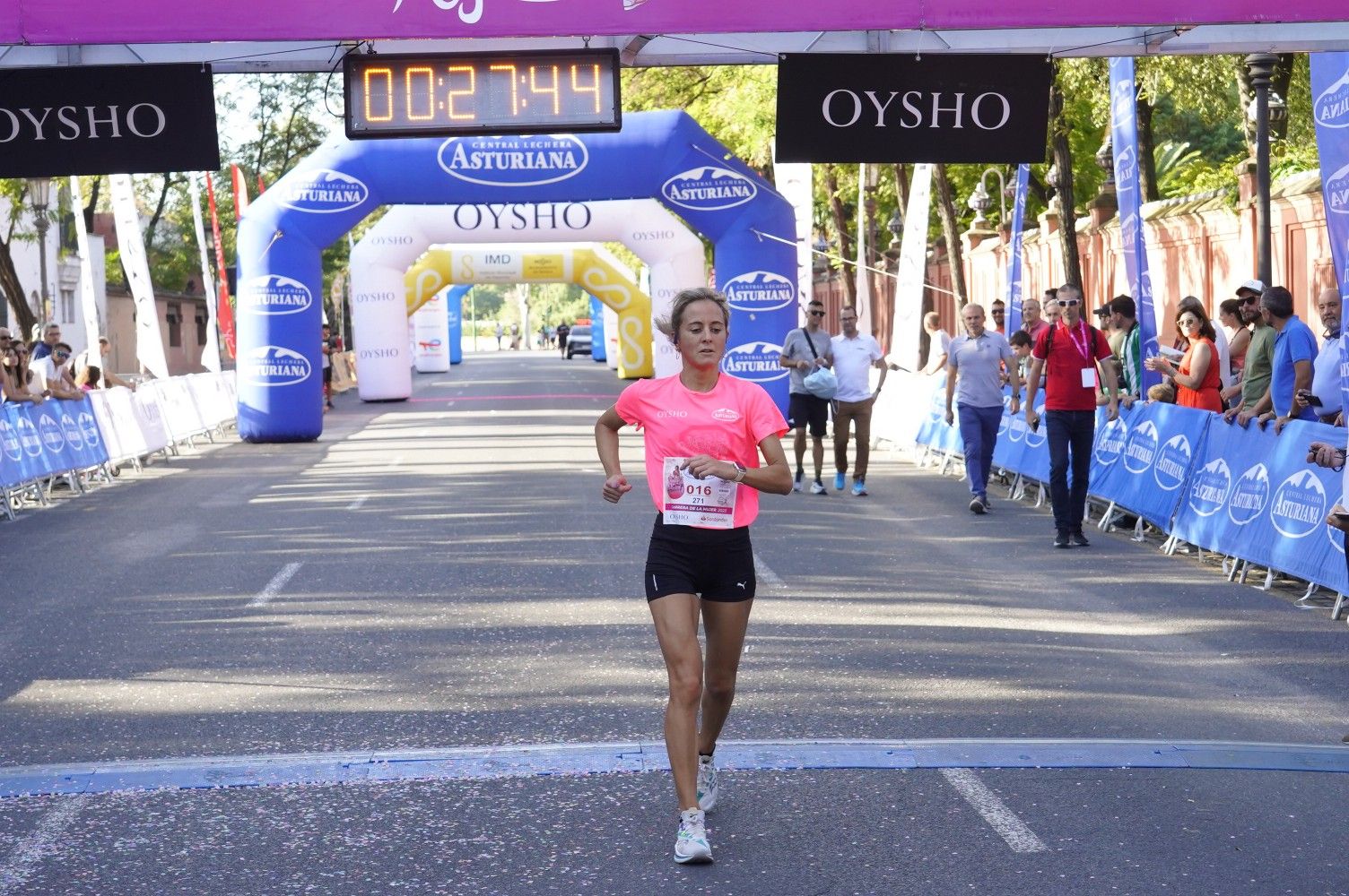 Todas las fotos de meta de la Carrera de la Mujer de Sevilla 2023.  9990