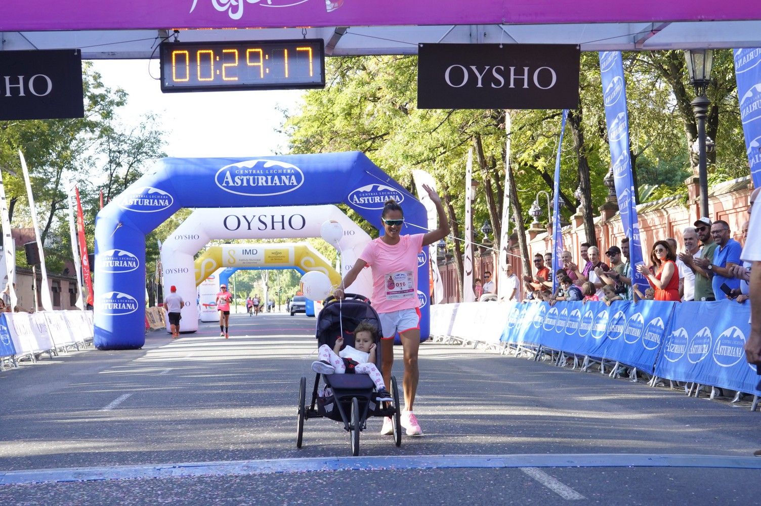 Todas las fotos de meta de la Carrera de la Mujer de Sevilla 2023.  9998