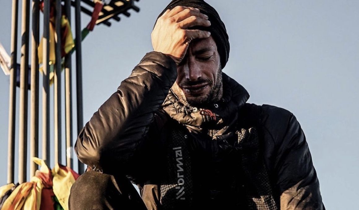 El esfuerzo en el rostro de Kilian Jornet tras su reto en los Pirineos. DAVID ARIÑO.