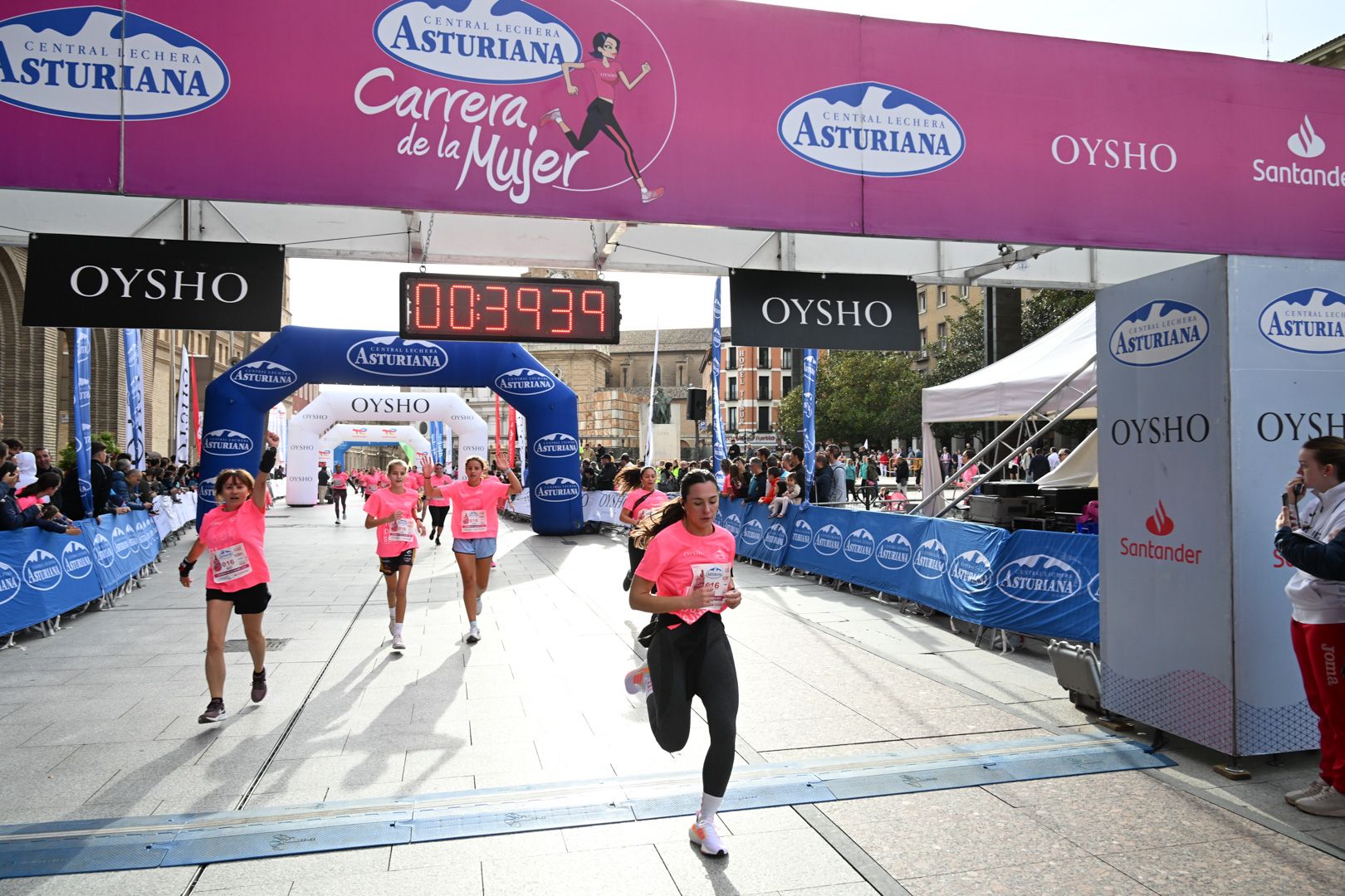 Todas las fotos de la Carrera de la Mujer de Zaragoza 2023. 5011