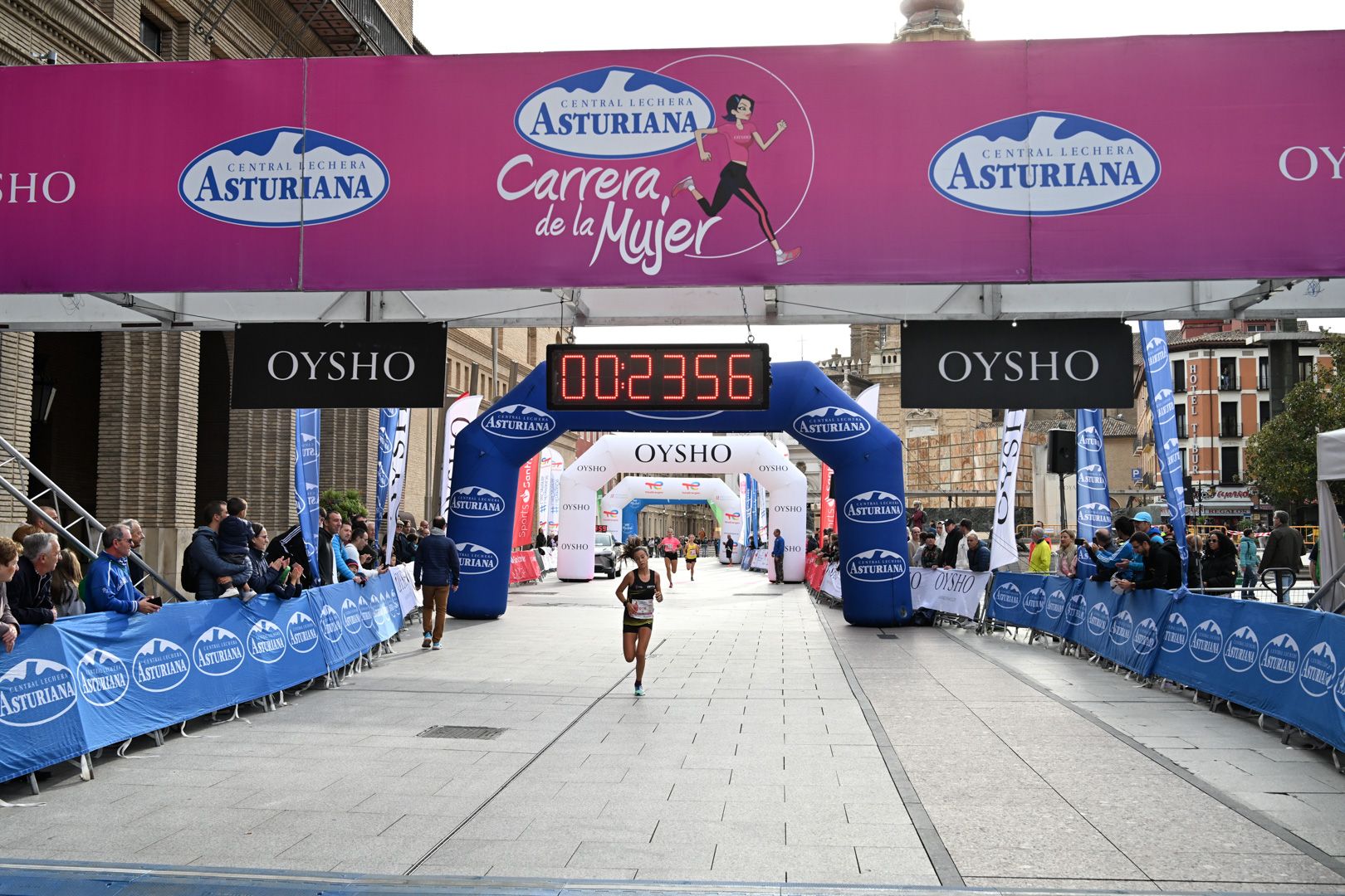 Todas las fotos de la Carrera de la Mujer de Zaragoza 2023. 4322