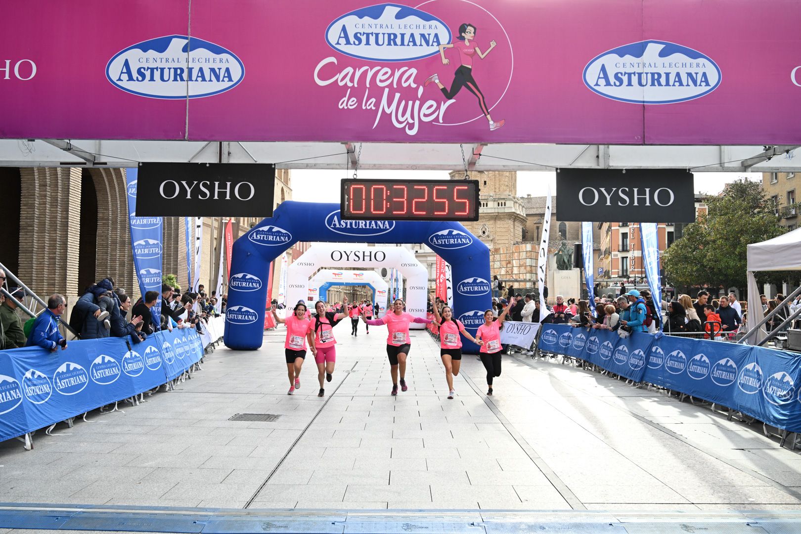 Todas las fotos de la Carrera de la Mujer de Zaragoza 2023. 4549