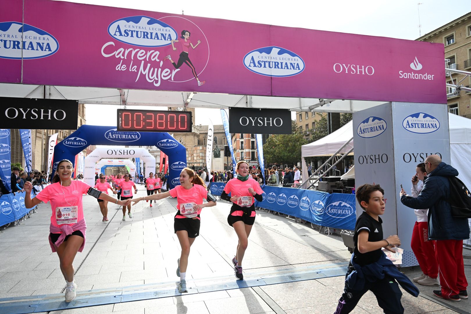 Todas las fotos de la Carrera de la Mujer de Zaragoza 2023. 4881