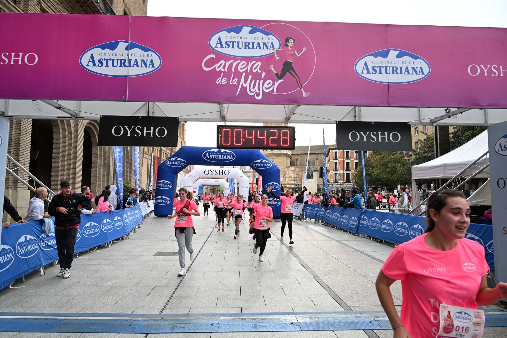 Todas las fotos de la Carrera de la Mujer de Zaragoza 2023. 5363
