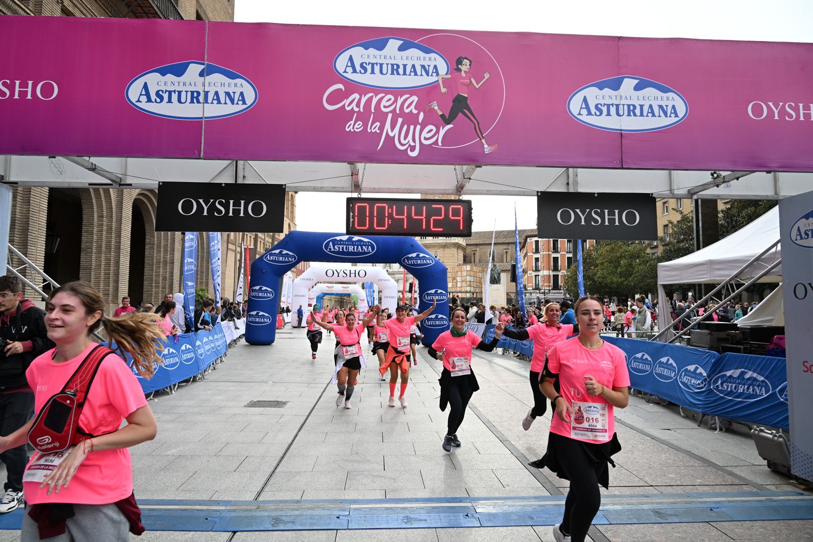 Todas las fotos de la Carrera de la Mujer de Zaragoza 2023. 5364