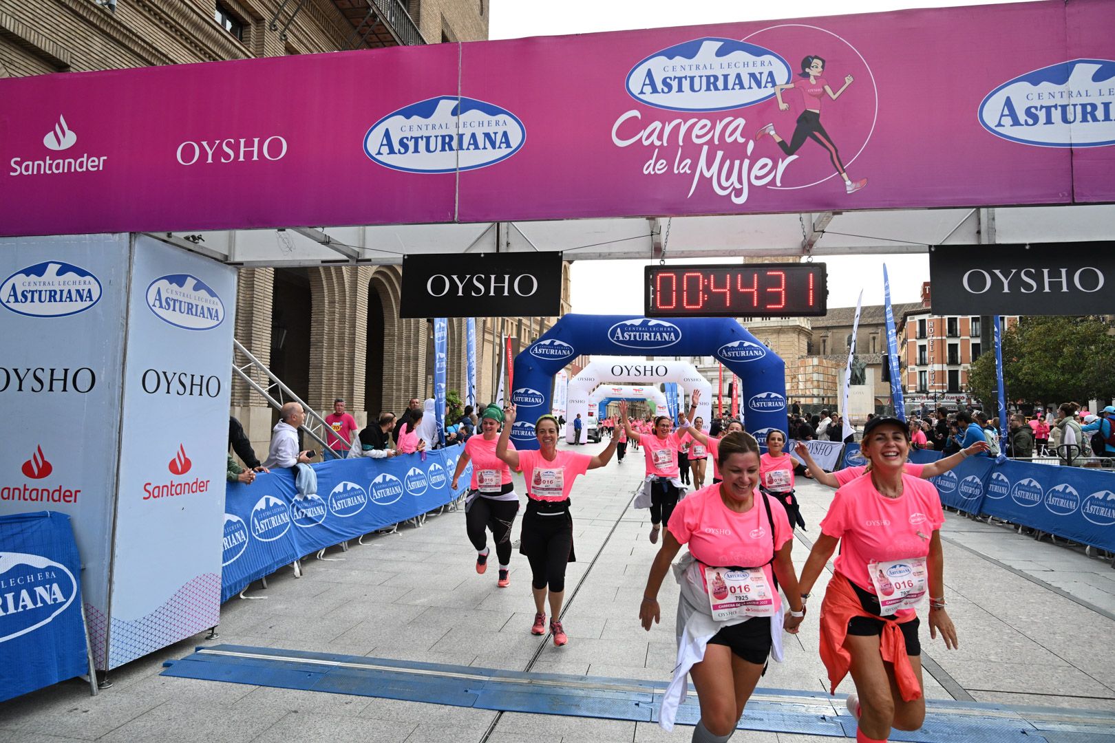 Todas las fotos de la Carrera de la Mujer de Zaragoza 2023. 5367