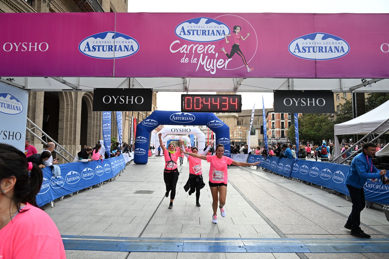 Todas las fotos de la Carrera de la Mujer de Zaragoza 2023. 5373
