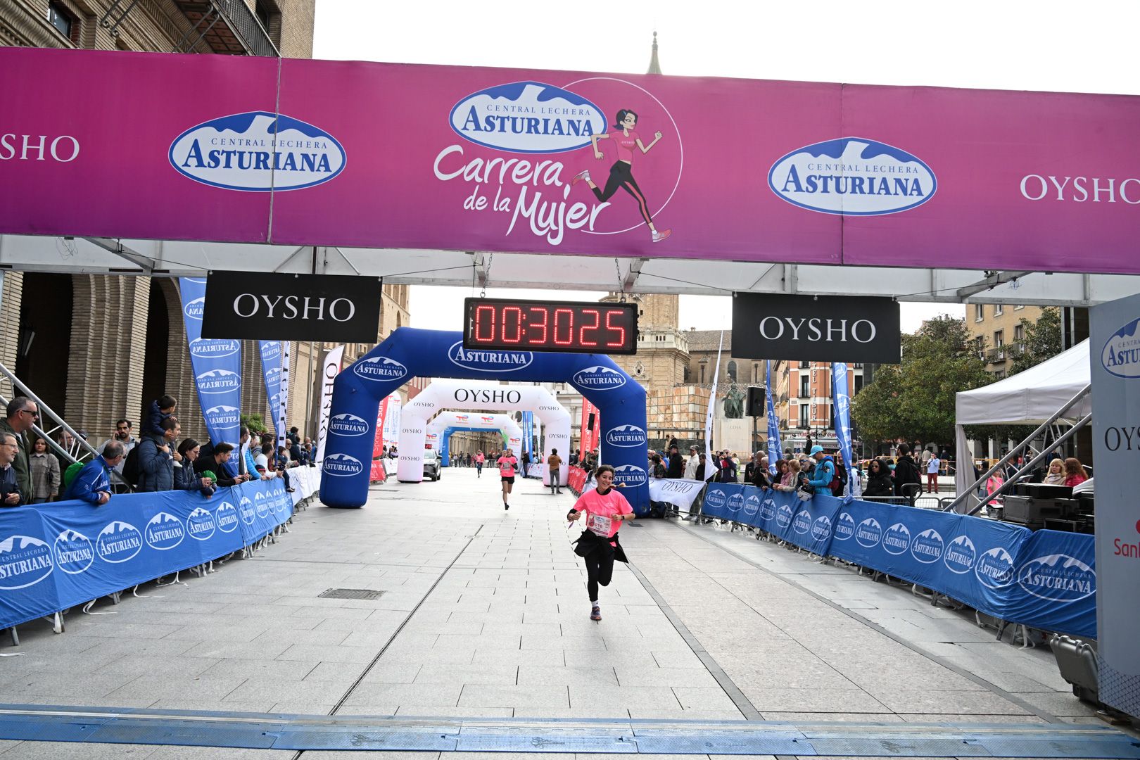 Todas las fotos de la Carrera de la Mujer de Zaragoza 2023. 4449