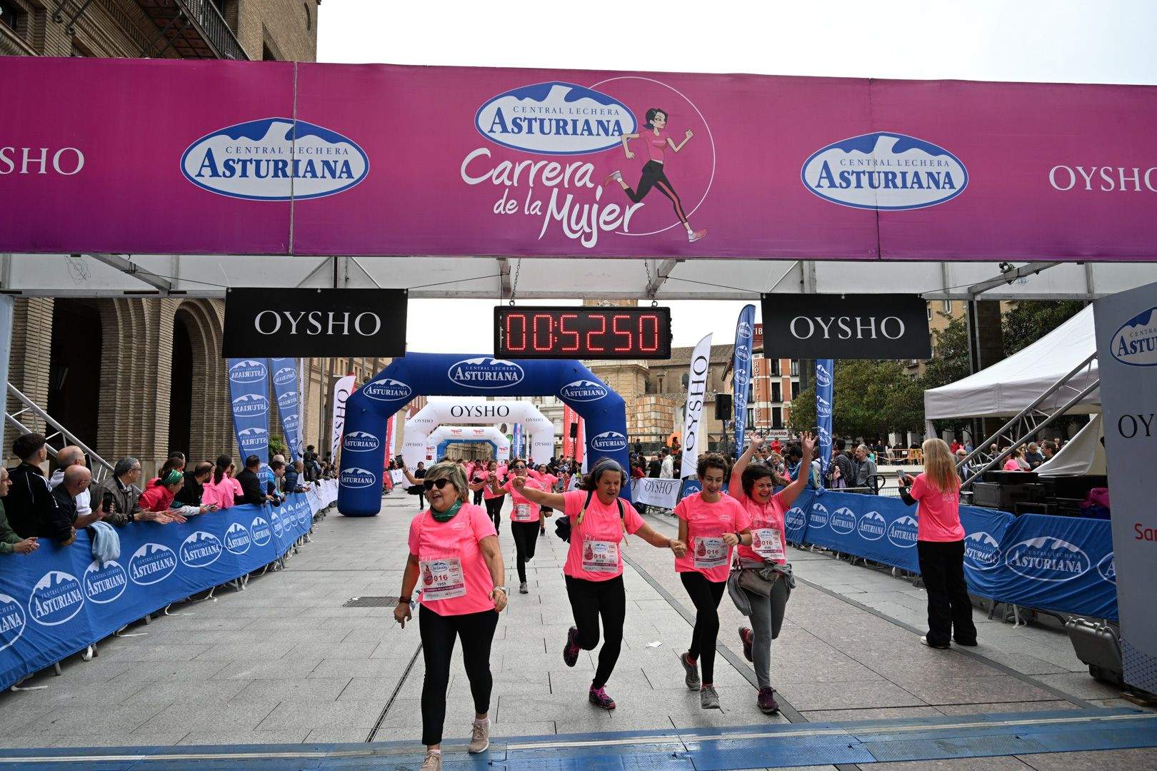 Todas las fotos de la Carrera de la Mujer de Zaragoza 2023. 5880