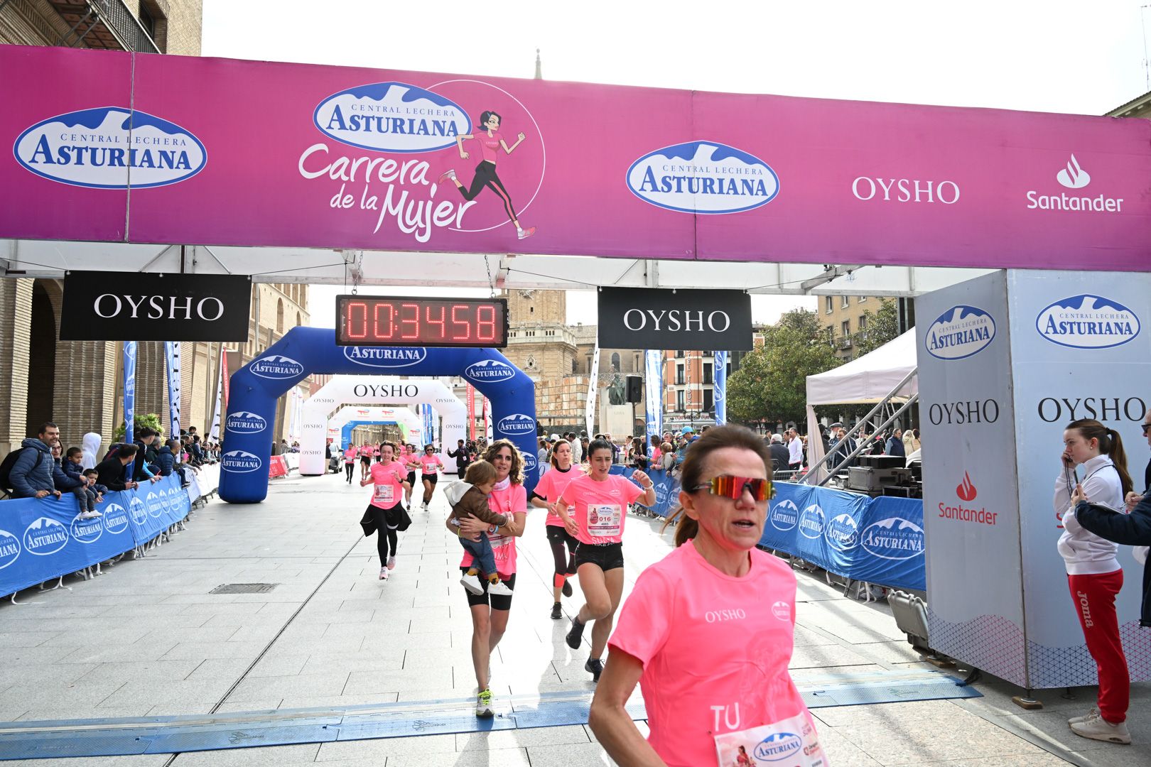 Todas las fotos de la Carrera de la Mujer de Zaragoza 2023. 4681