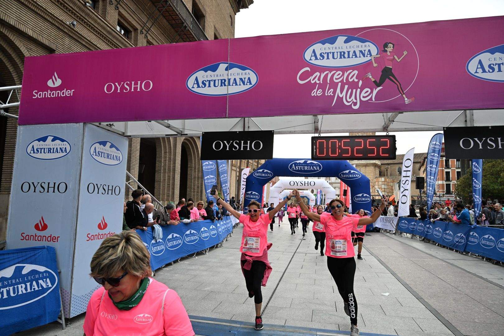 Todas las fotos de la Carrera de la Mujer de Zaragoza 2023. 5882