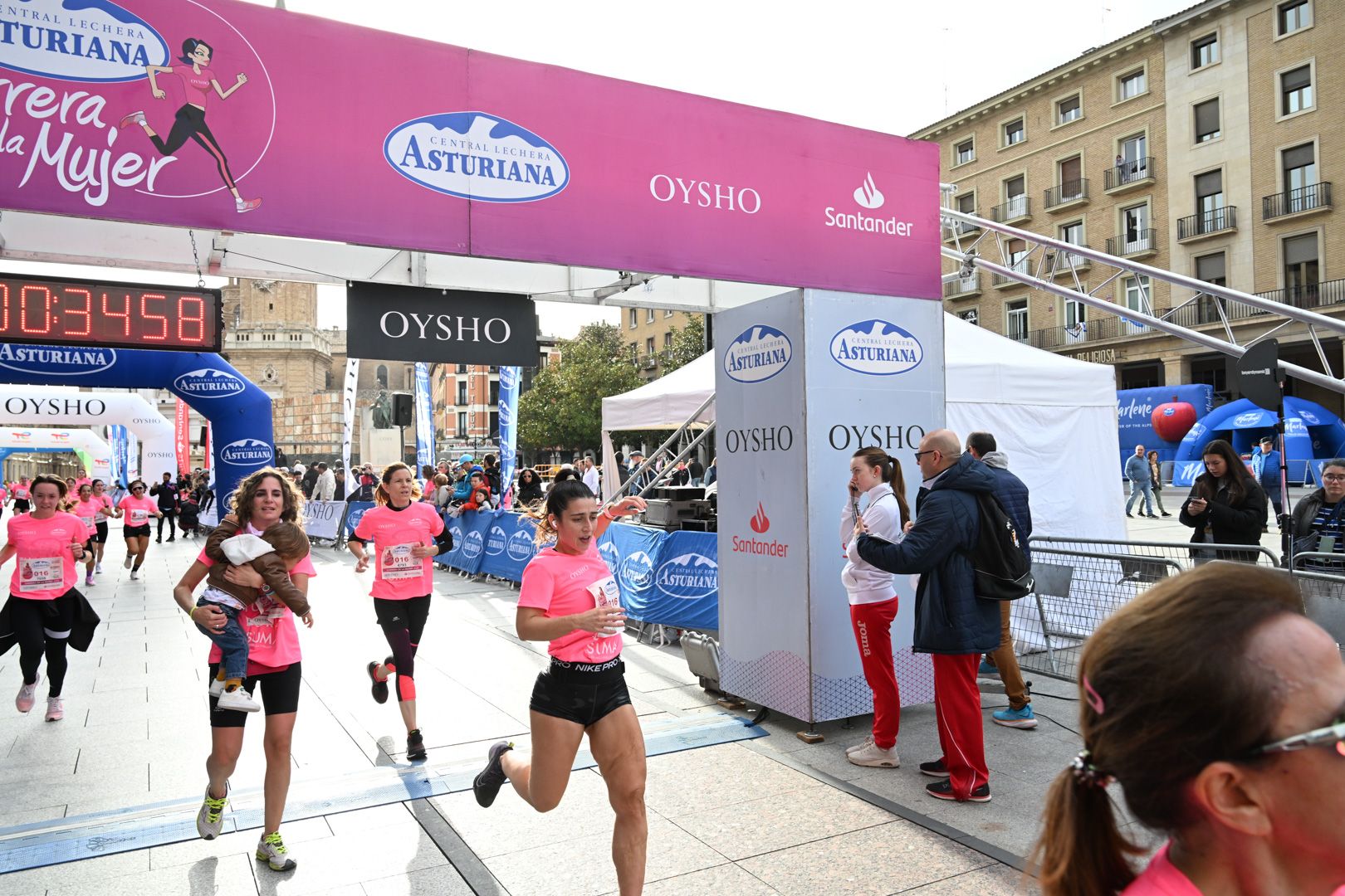 Todas las fotos de la Carrera de la Mujer de Zaragoza 2023. 4682
