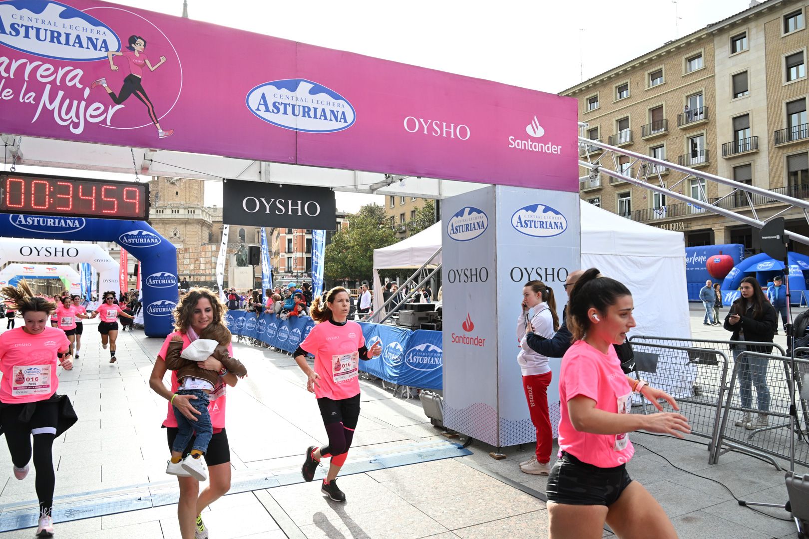 Todas las fotos de la Carrera de la Mujer de Zaragoza 2023. 4683