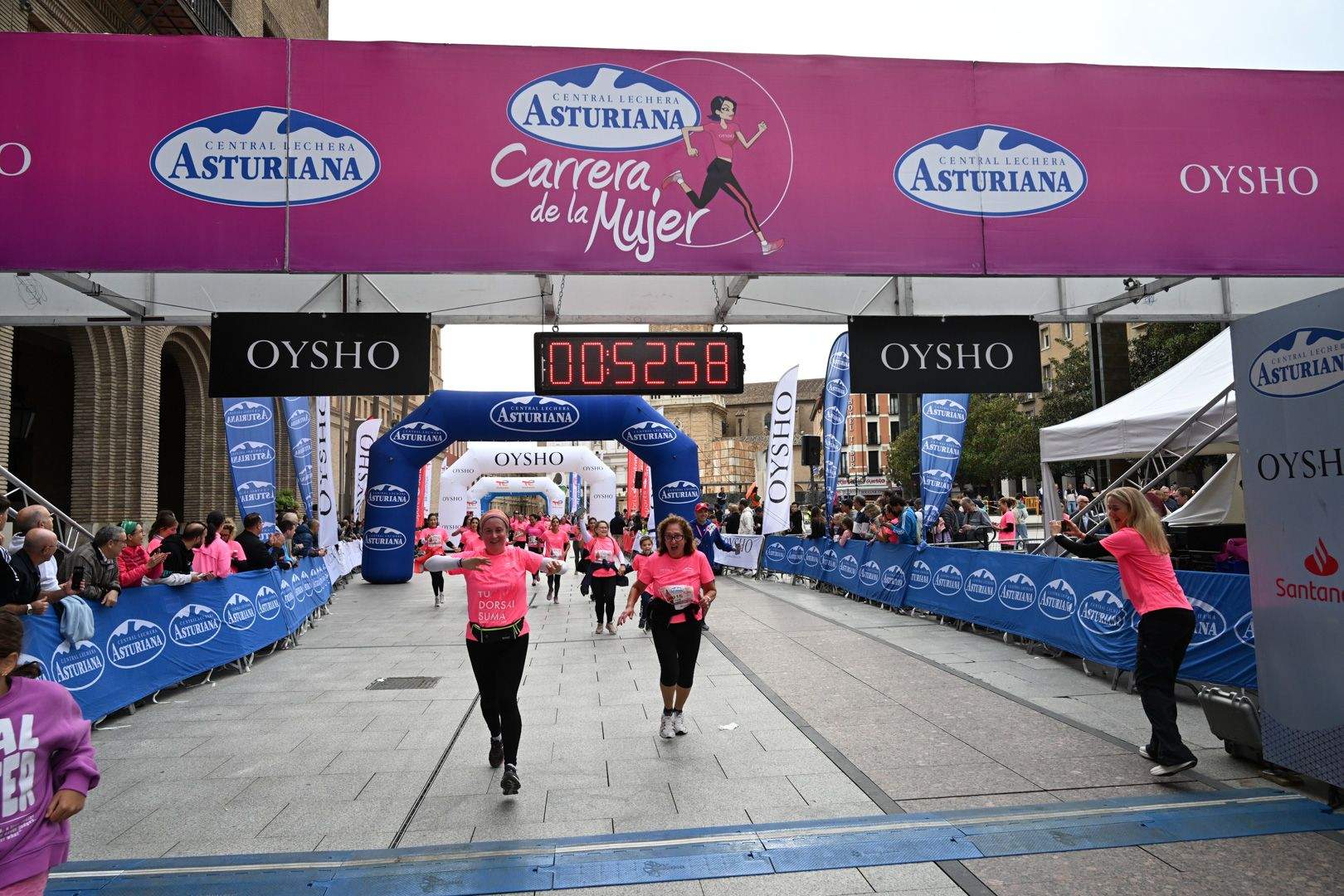 Todas las fotos de la Carrera de la Mujer de Zaragoza 2023. 5888
